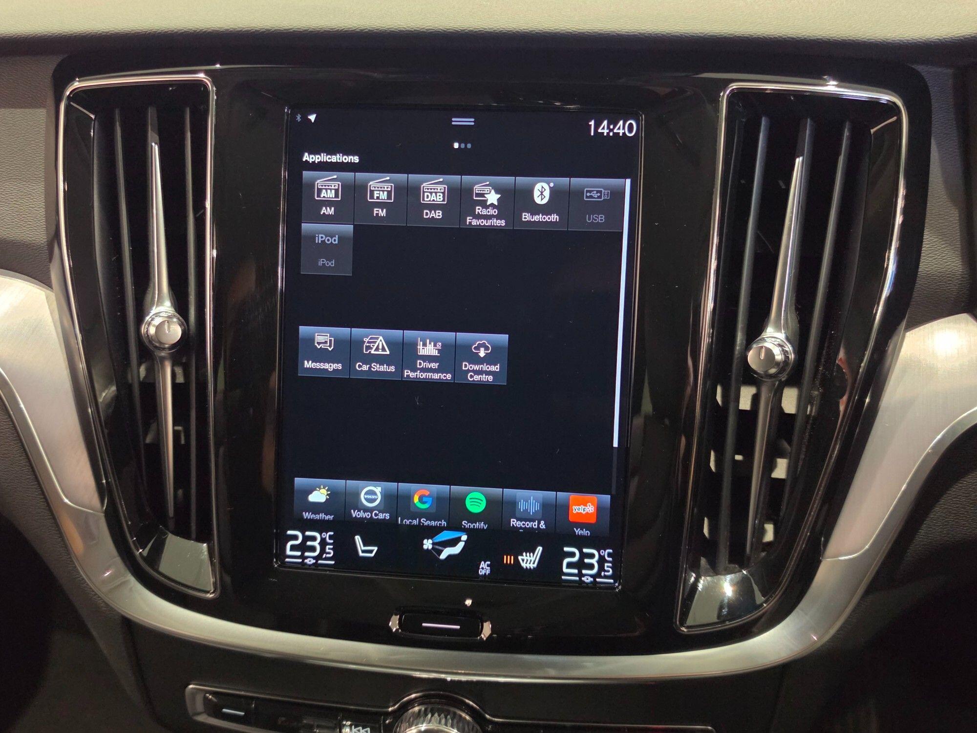 Volvo V60 Cross Country view 90
