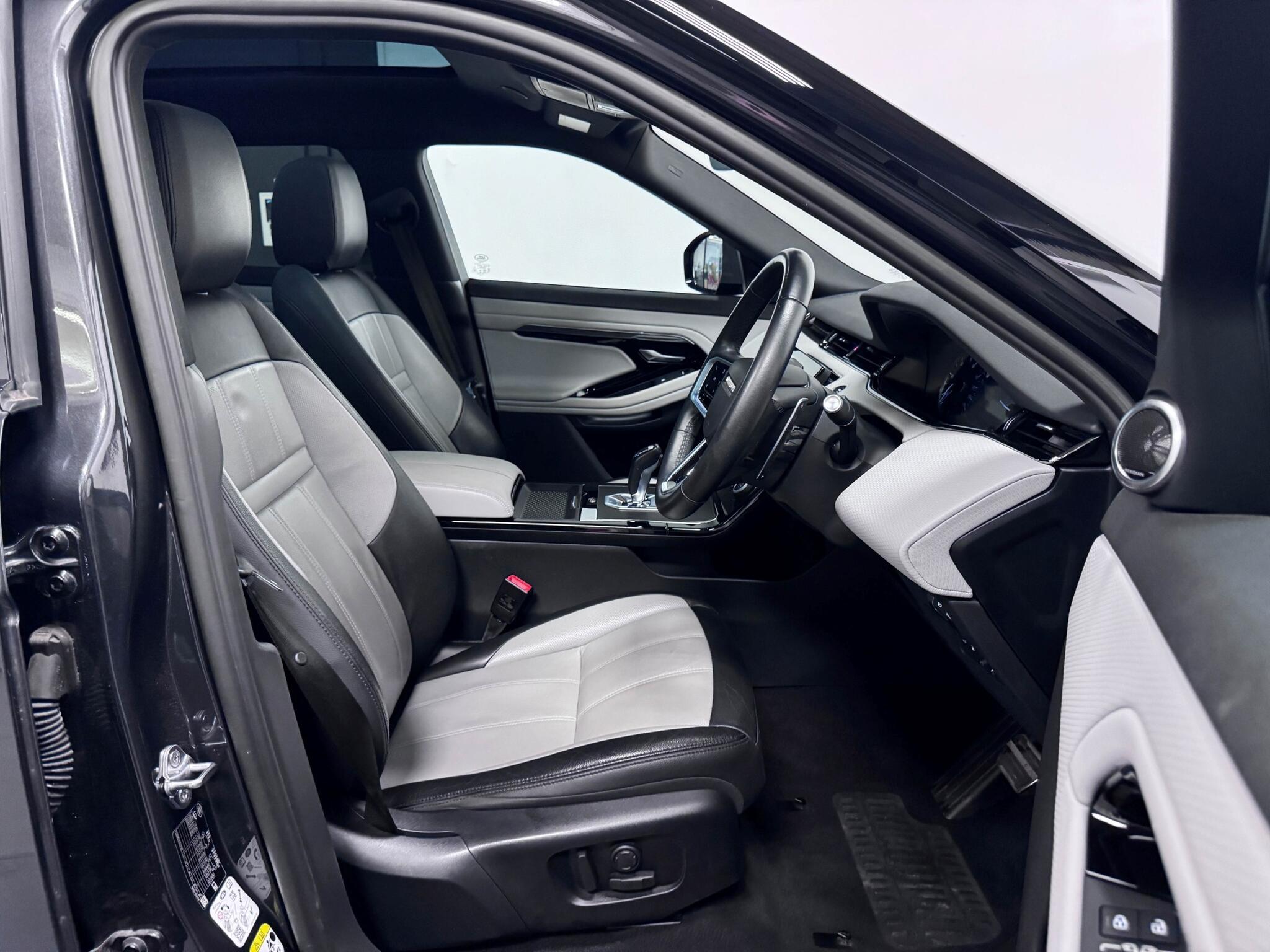 Land Rover Range Rover Evoque view 30