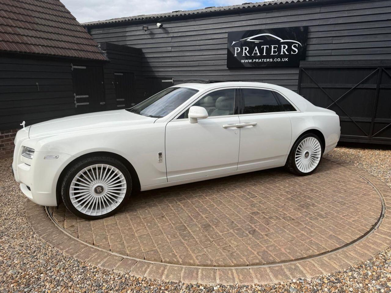 Rolls-Royce Ghost view 40