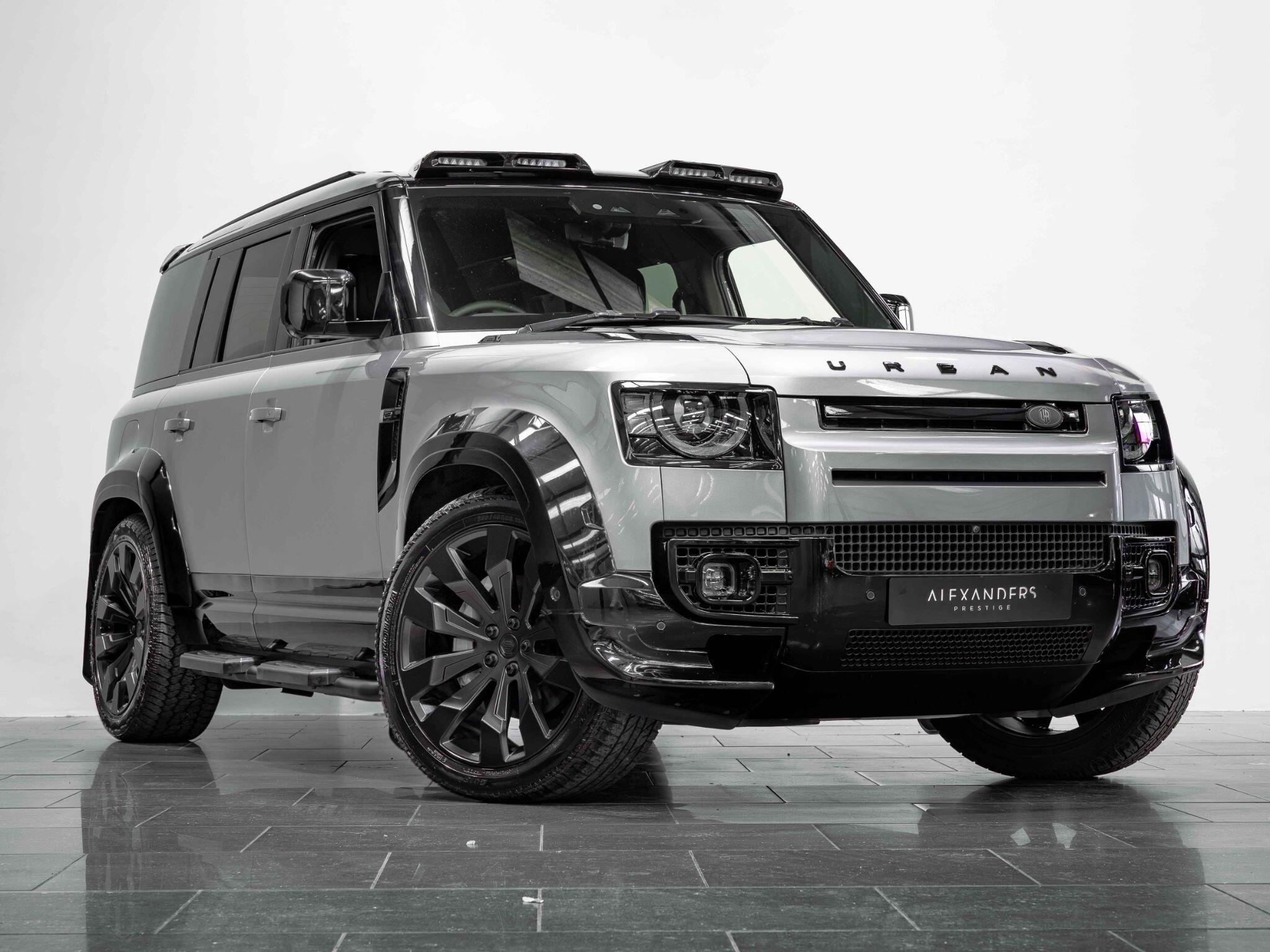 Land Rover Defender 110 view 8