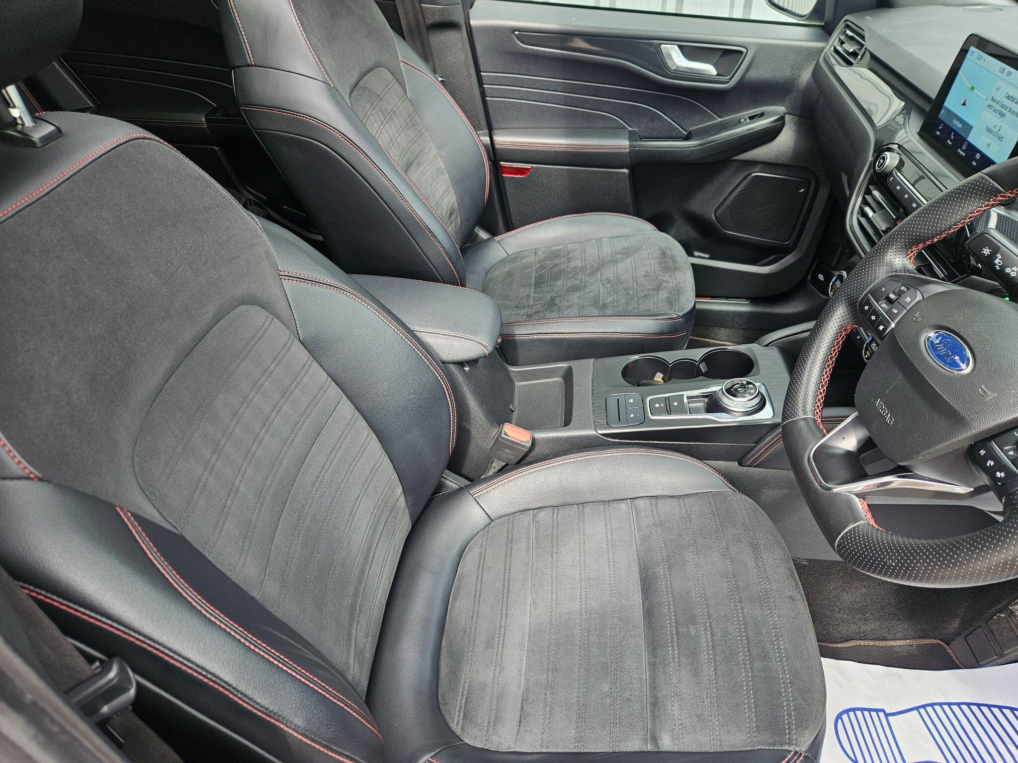 2022 Ford Kuga image 17