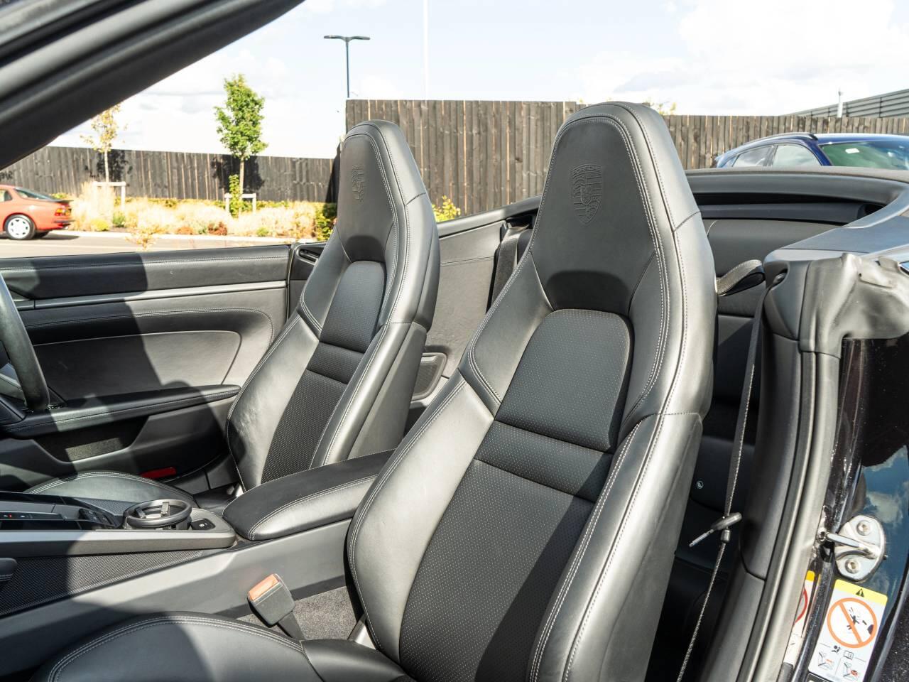 Porsche 911 view 29