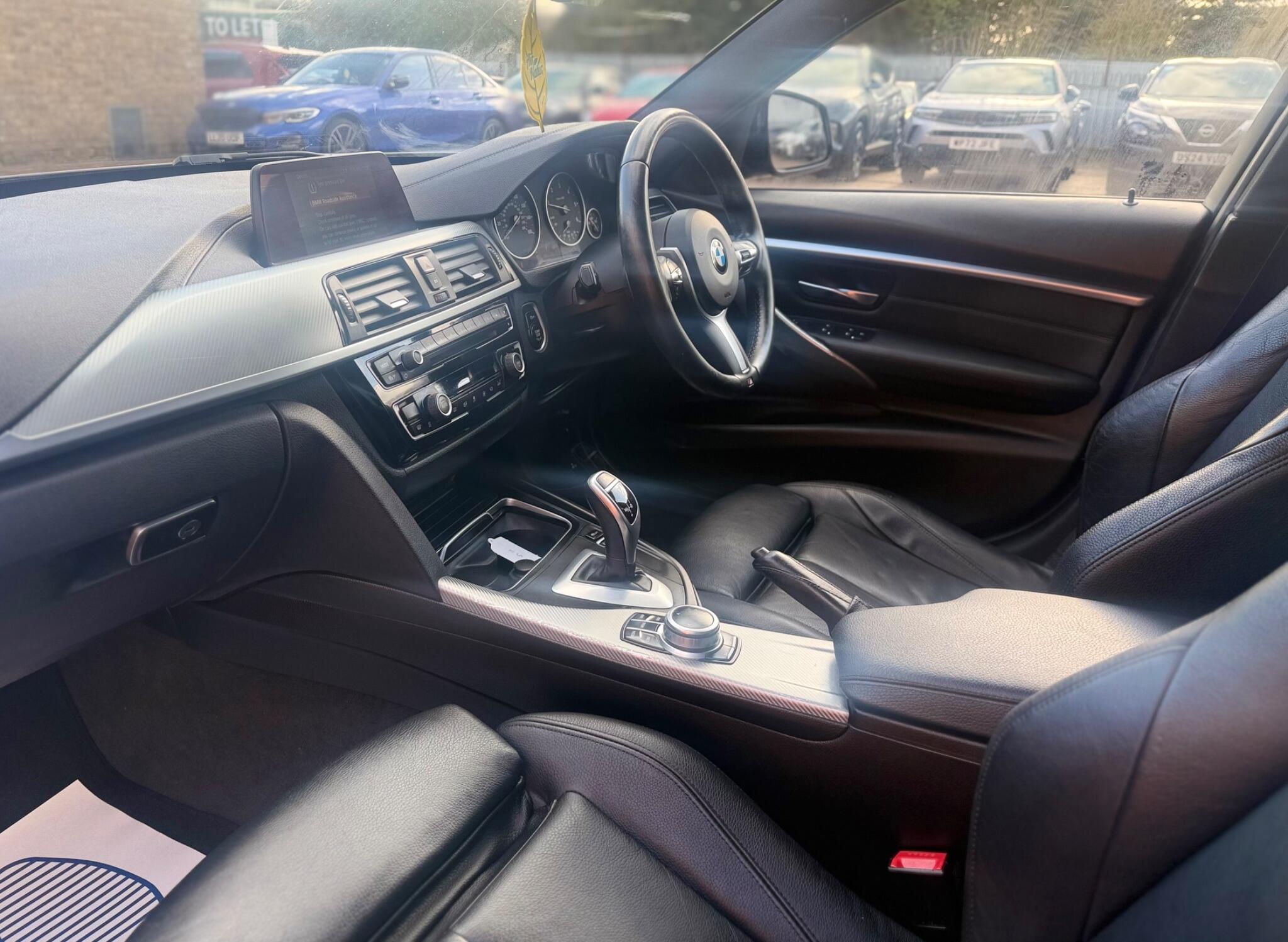 BMW 3 Series view 16