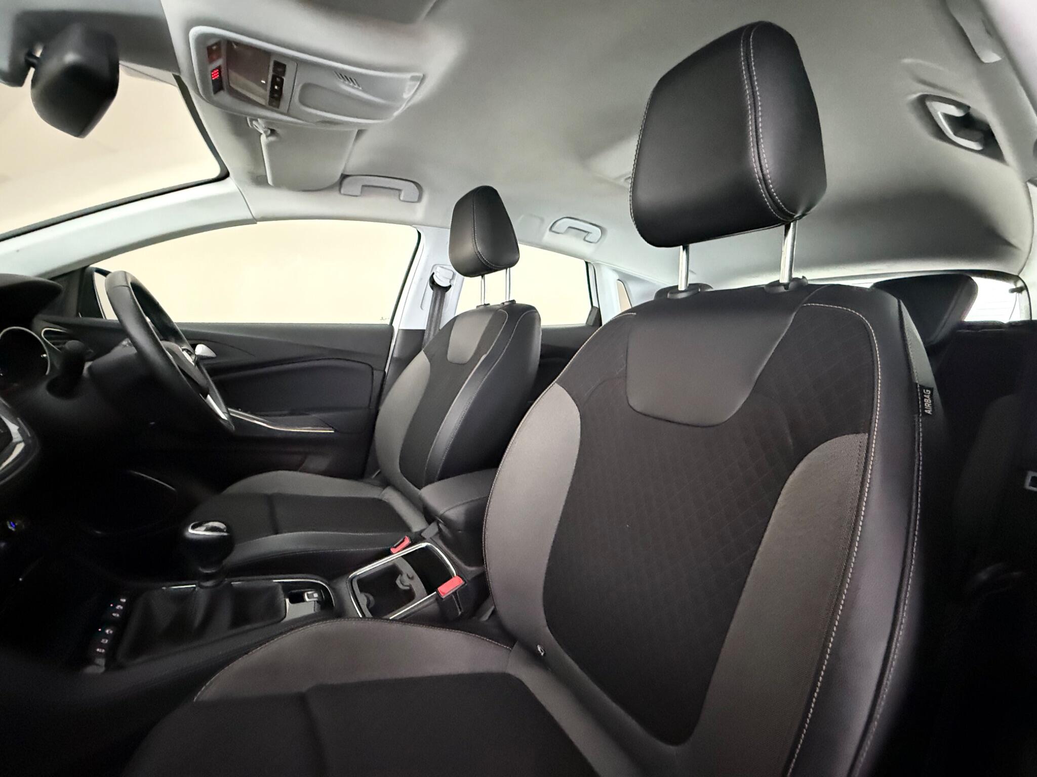 Vauxhall Grandland X view 31