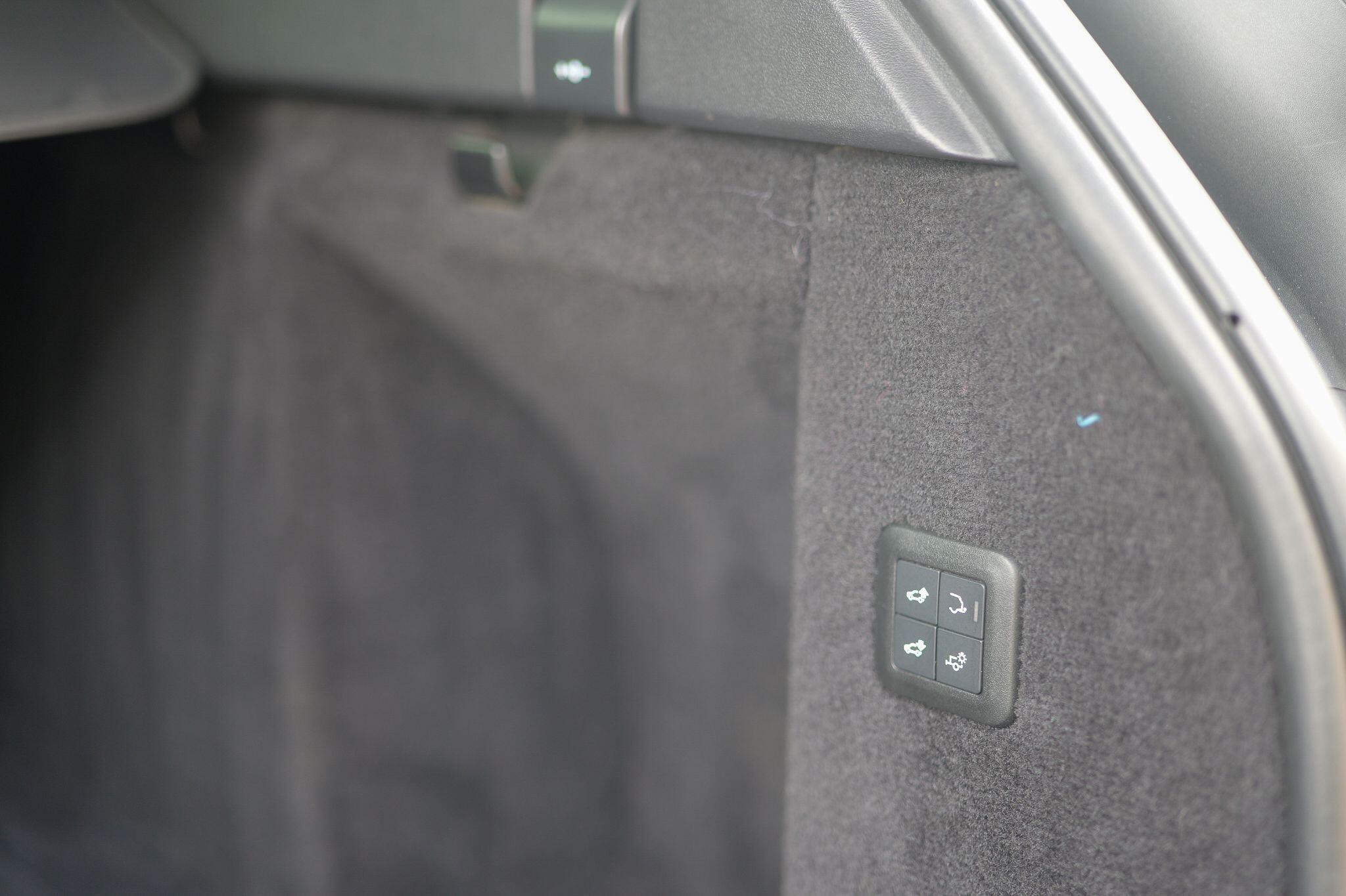 Land Rover Range Rover Sport view 37