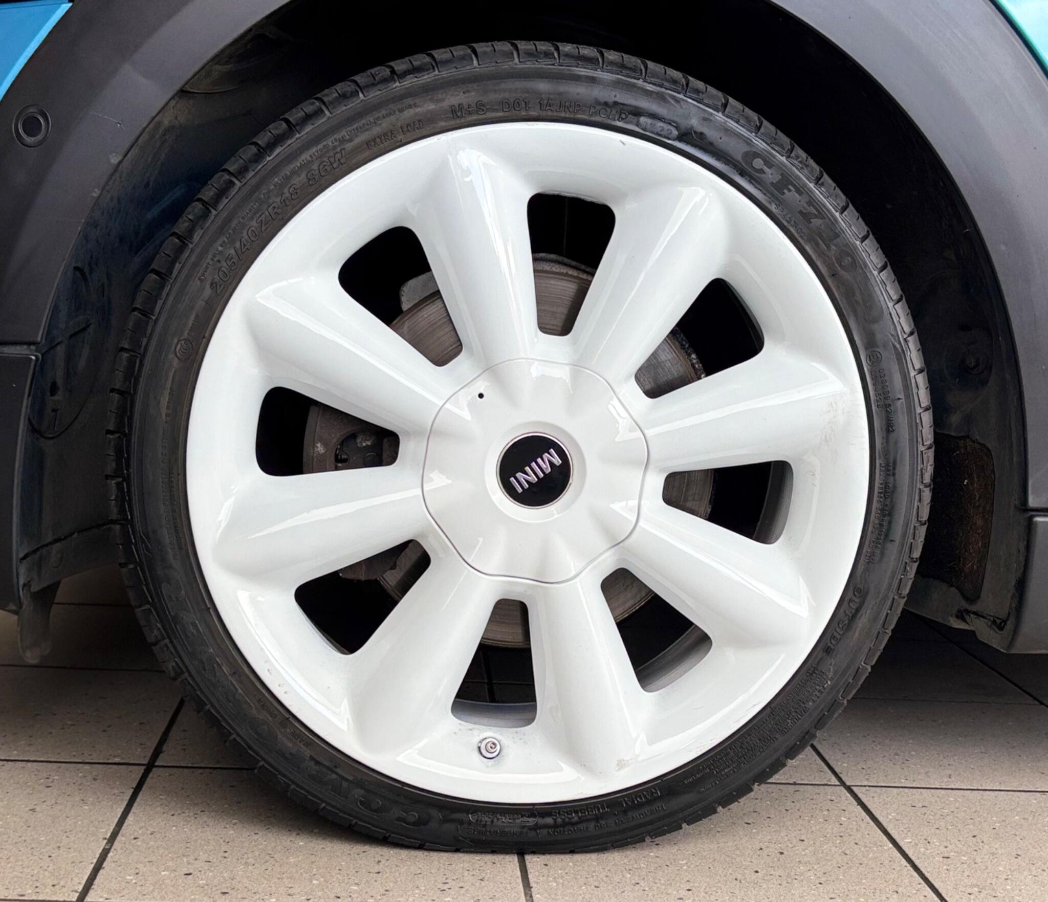 Mini Hatch view 16