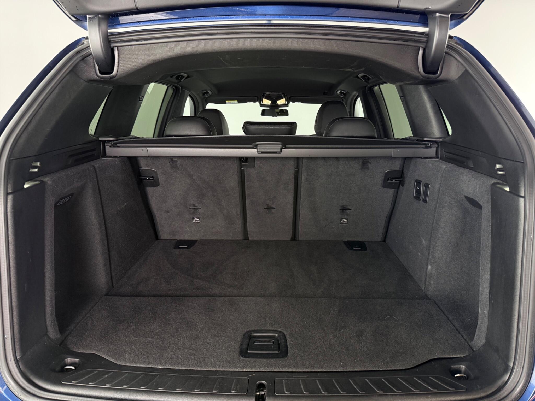 BMW X3 view 11