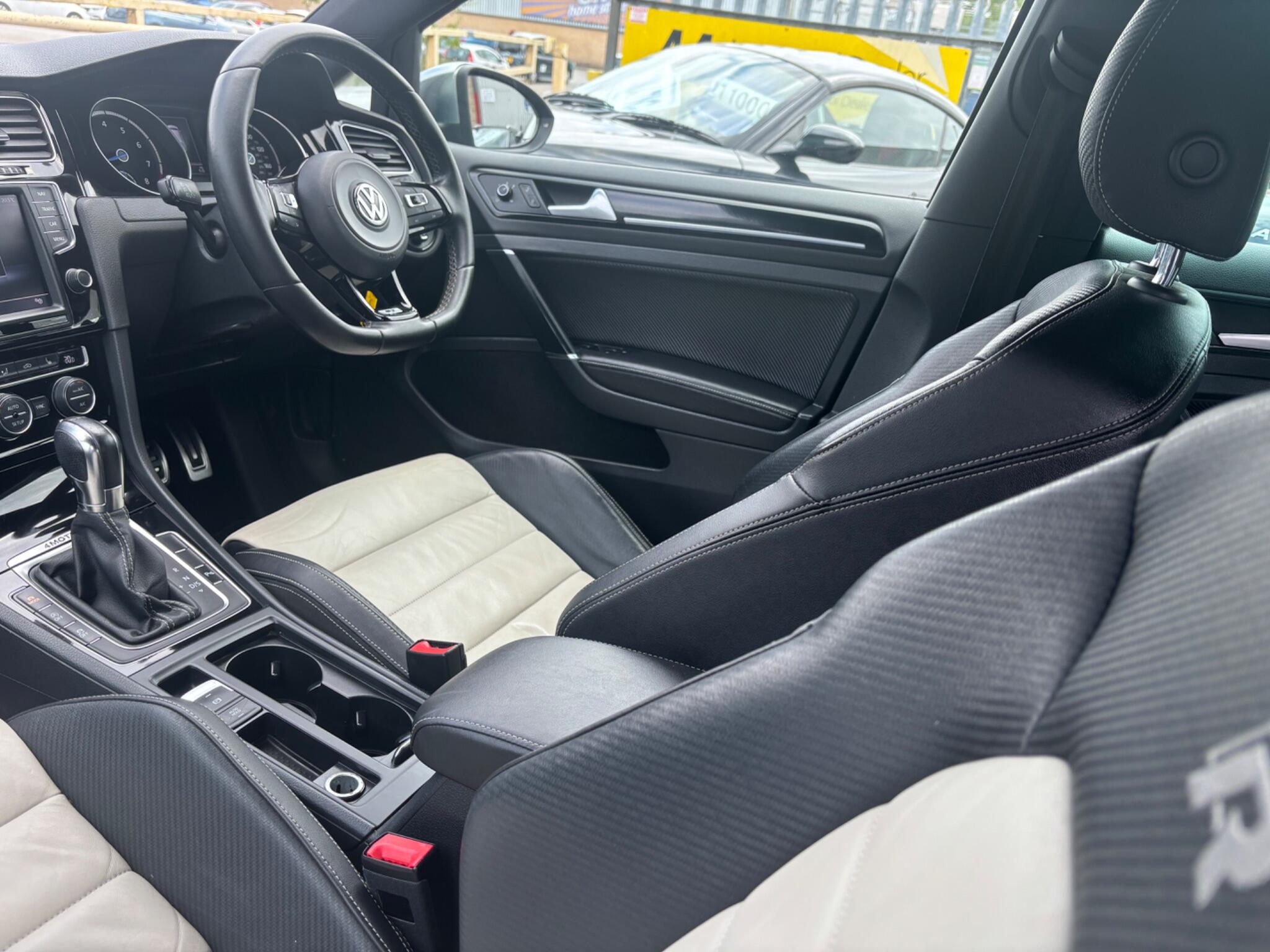 Volkswagen Golf view 16
