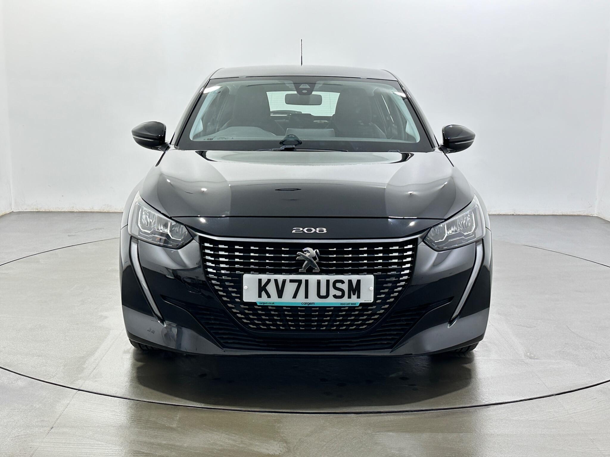 Peugeot 208 view 3