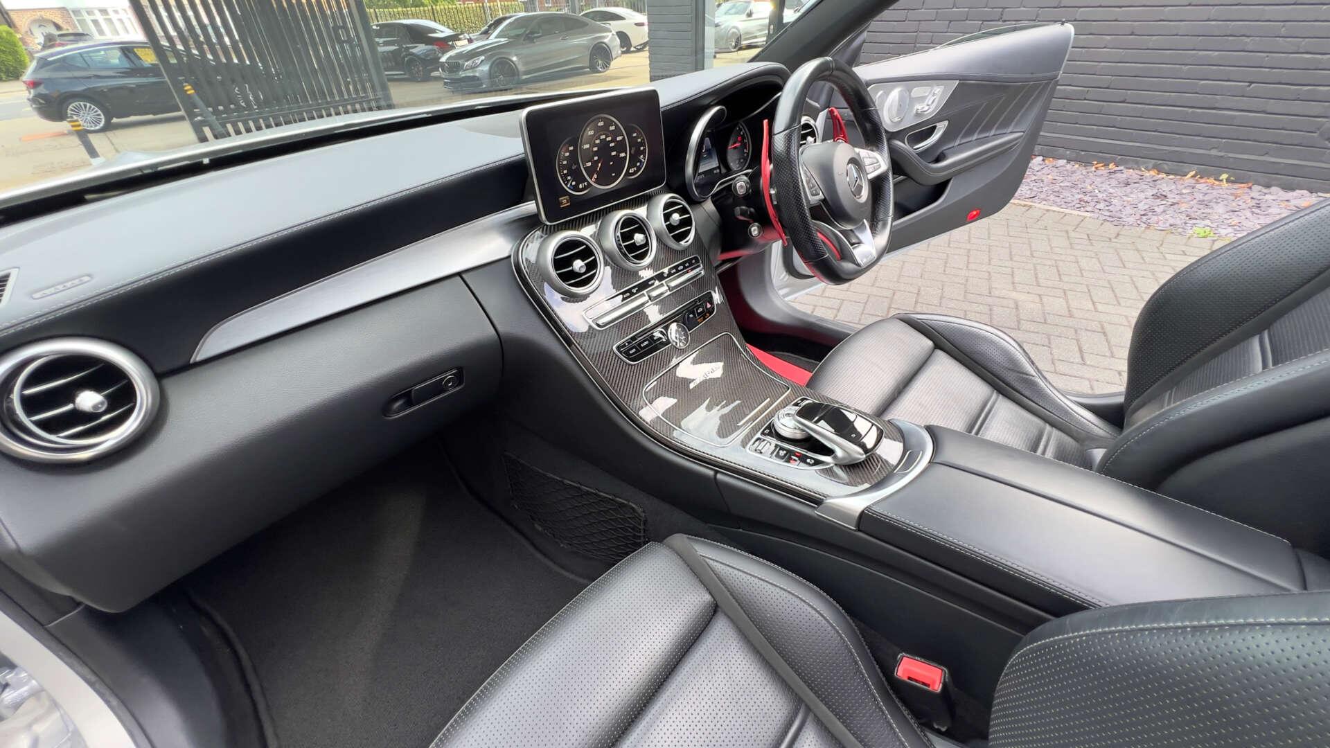 Mercedes-Benz C Class view 29