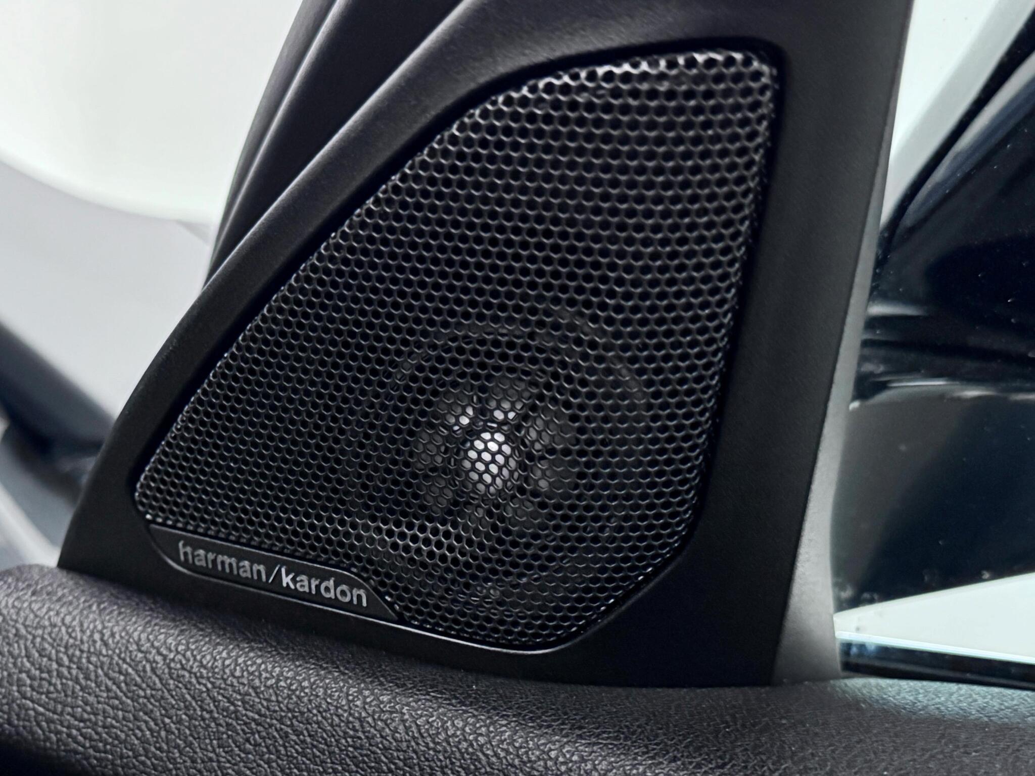 BMW 1 Series view 32