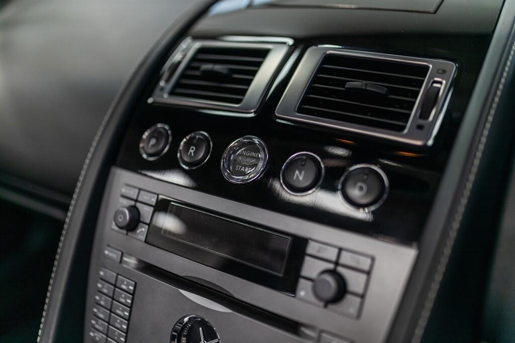 Aston Martin DB9 view 22