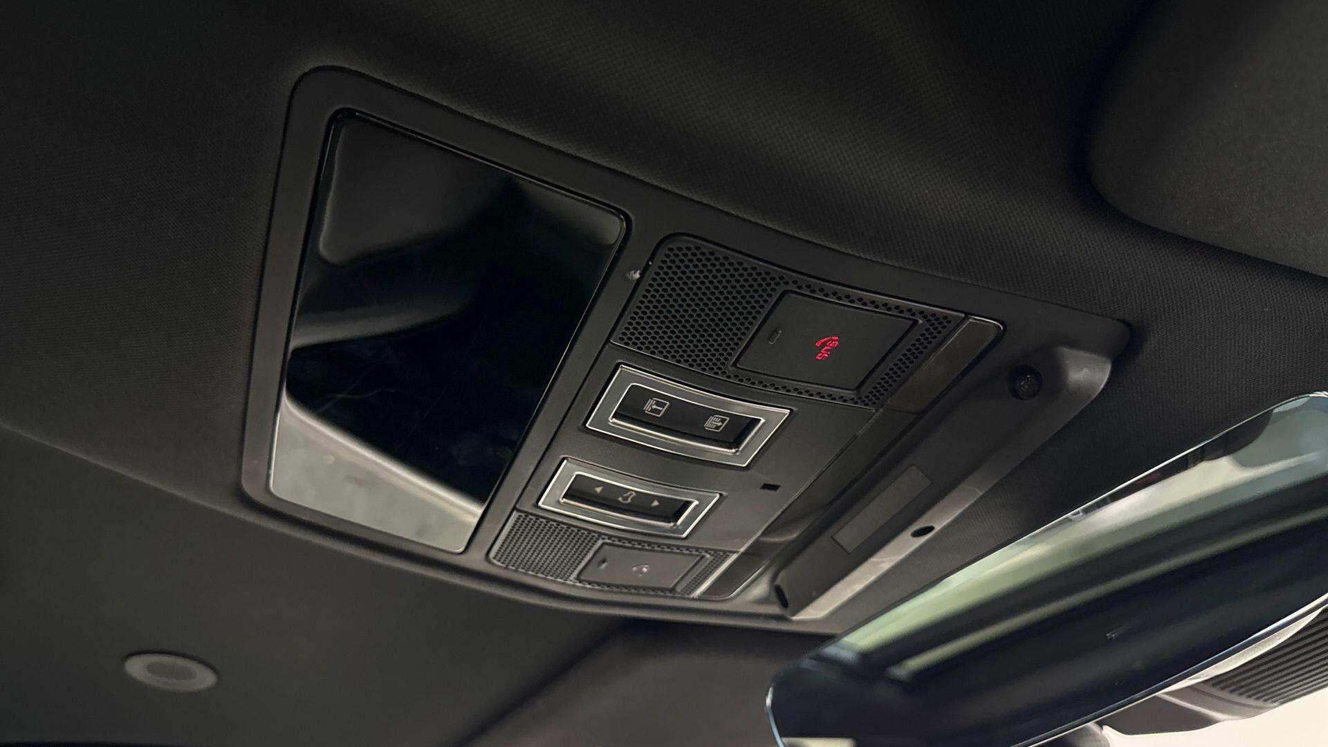 Land Rover Defender view 23
