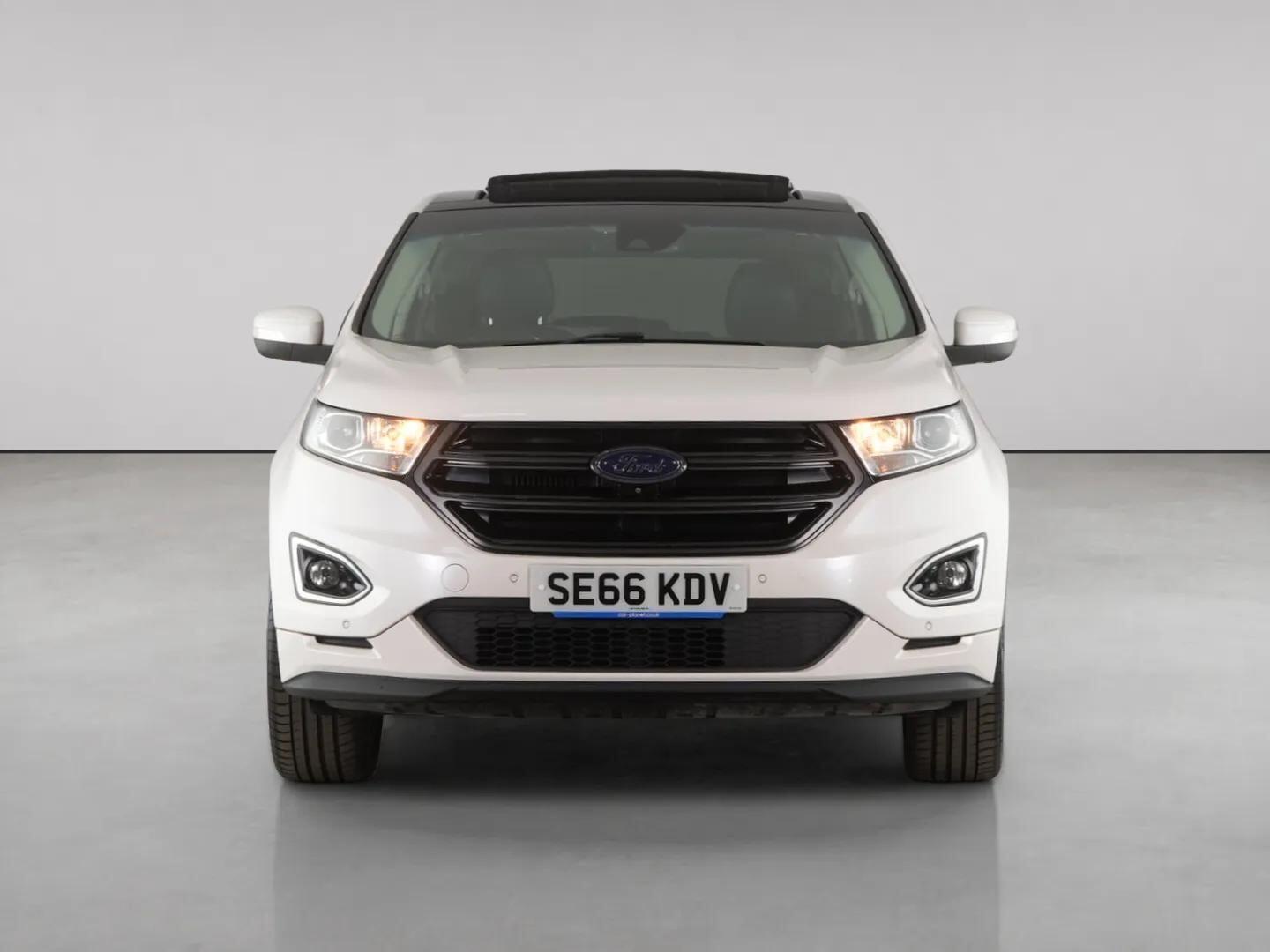 Ford Edge view 5