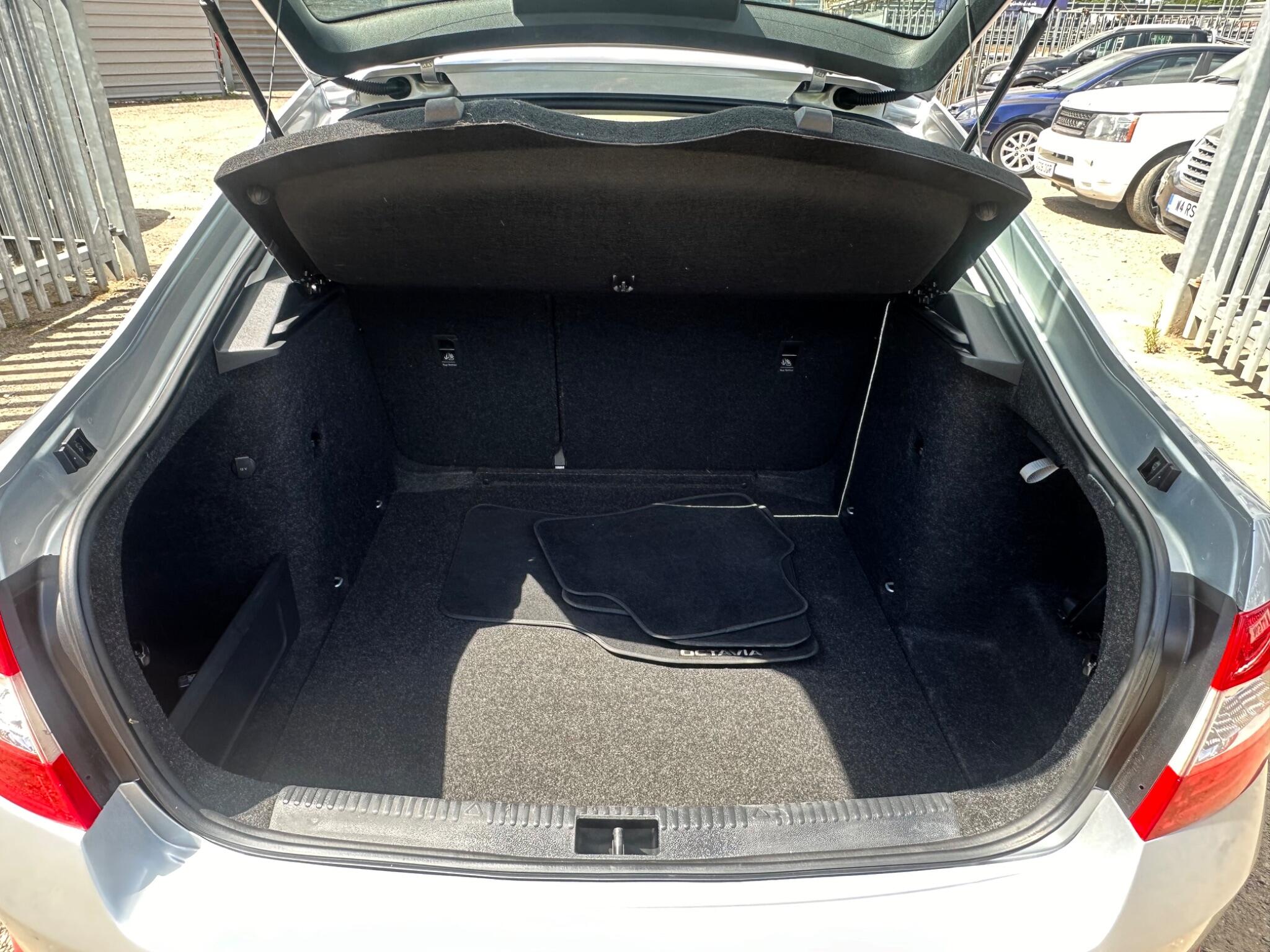 Skoda Octavia view 16