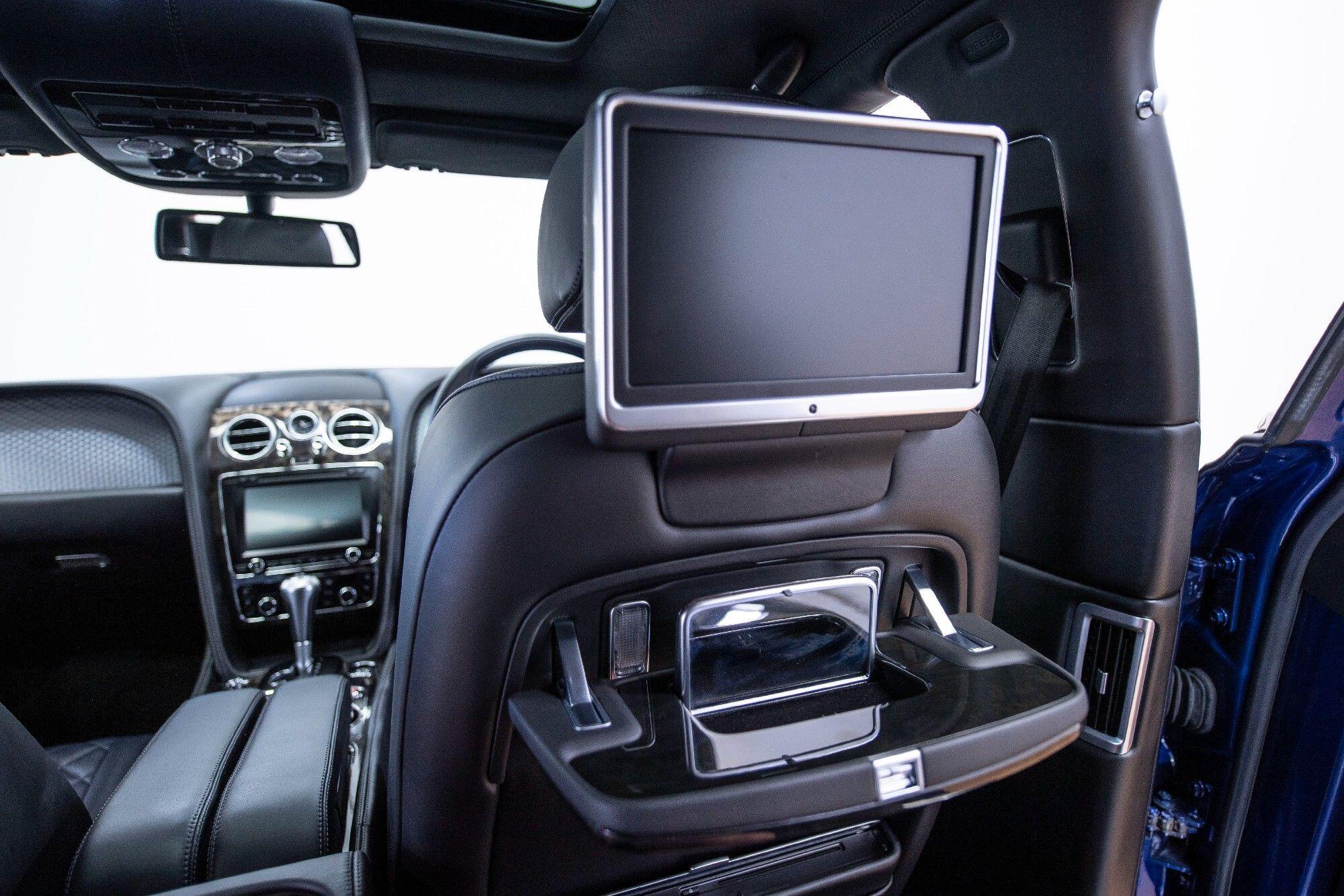 Bentley Flying Spur view 38