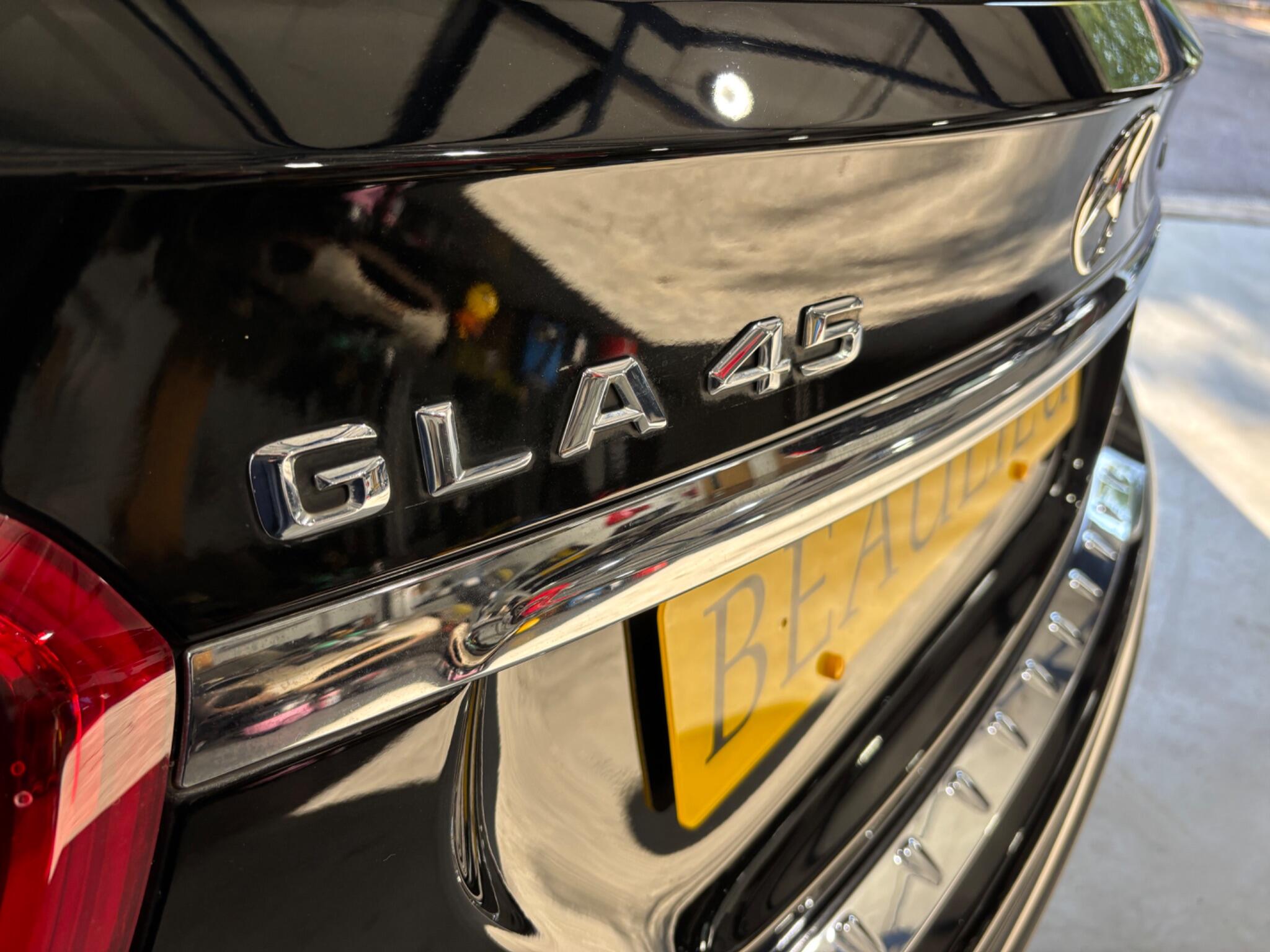 Mercedes-Benz Gla view 61