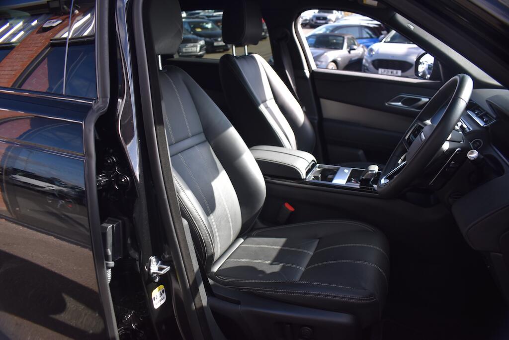 Land Rover Range Rover Velar view 9