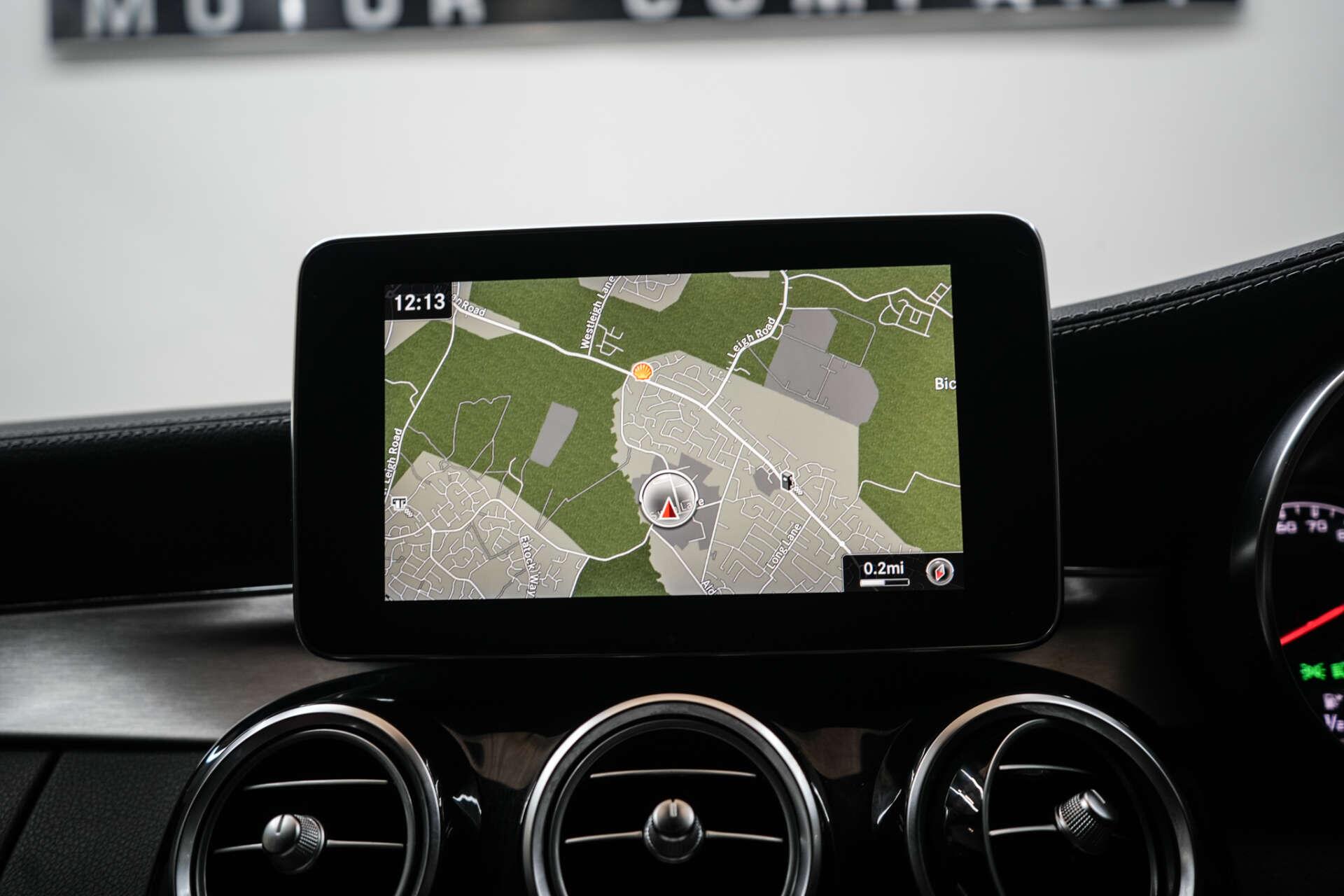 Mercedes-Benz C-Class view 27