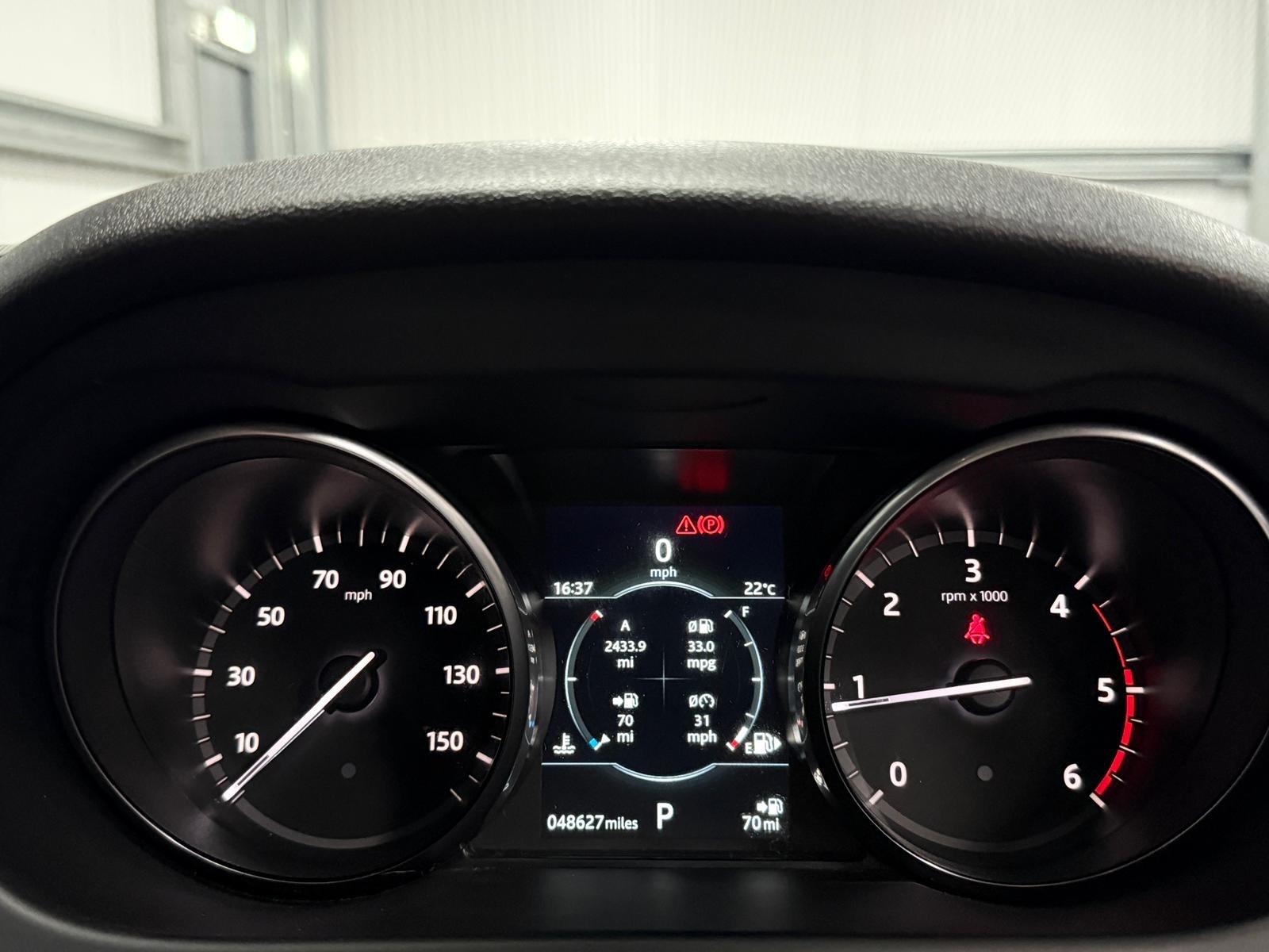 Land Rover Discovery Sport view 37