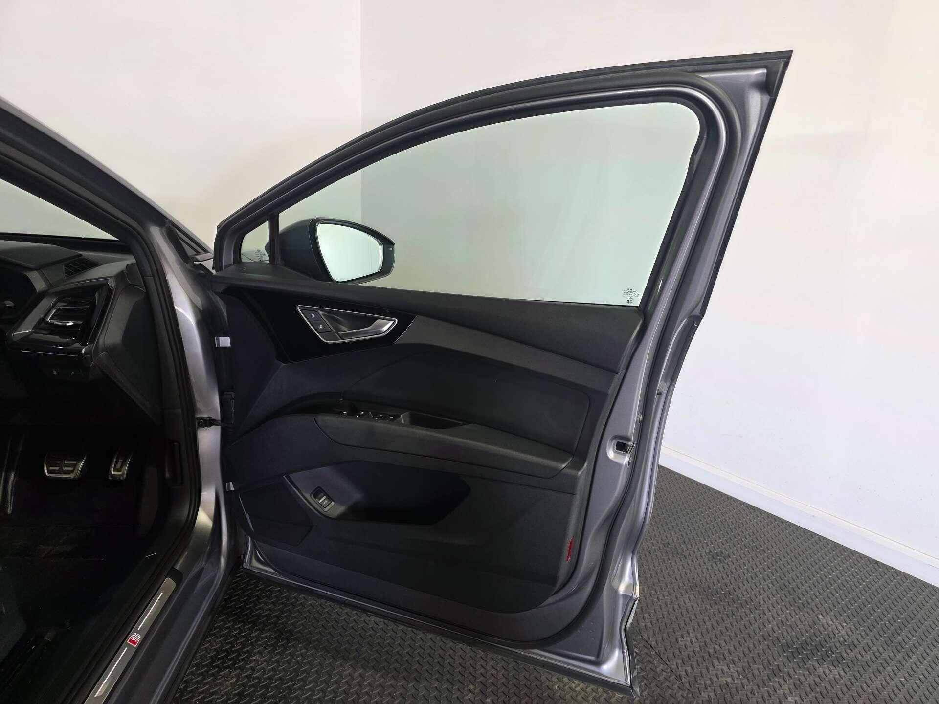 Audi Q4 E-Tron view 13