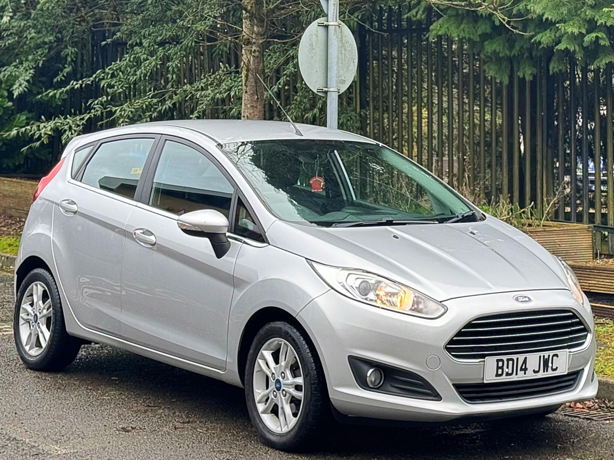 2014 Ford Fiesta 1.5 TDCi Zetec Euro 5 5dr image 6