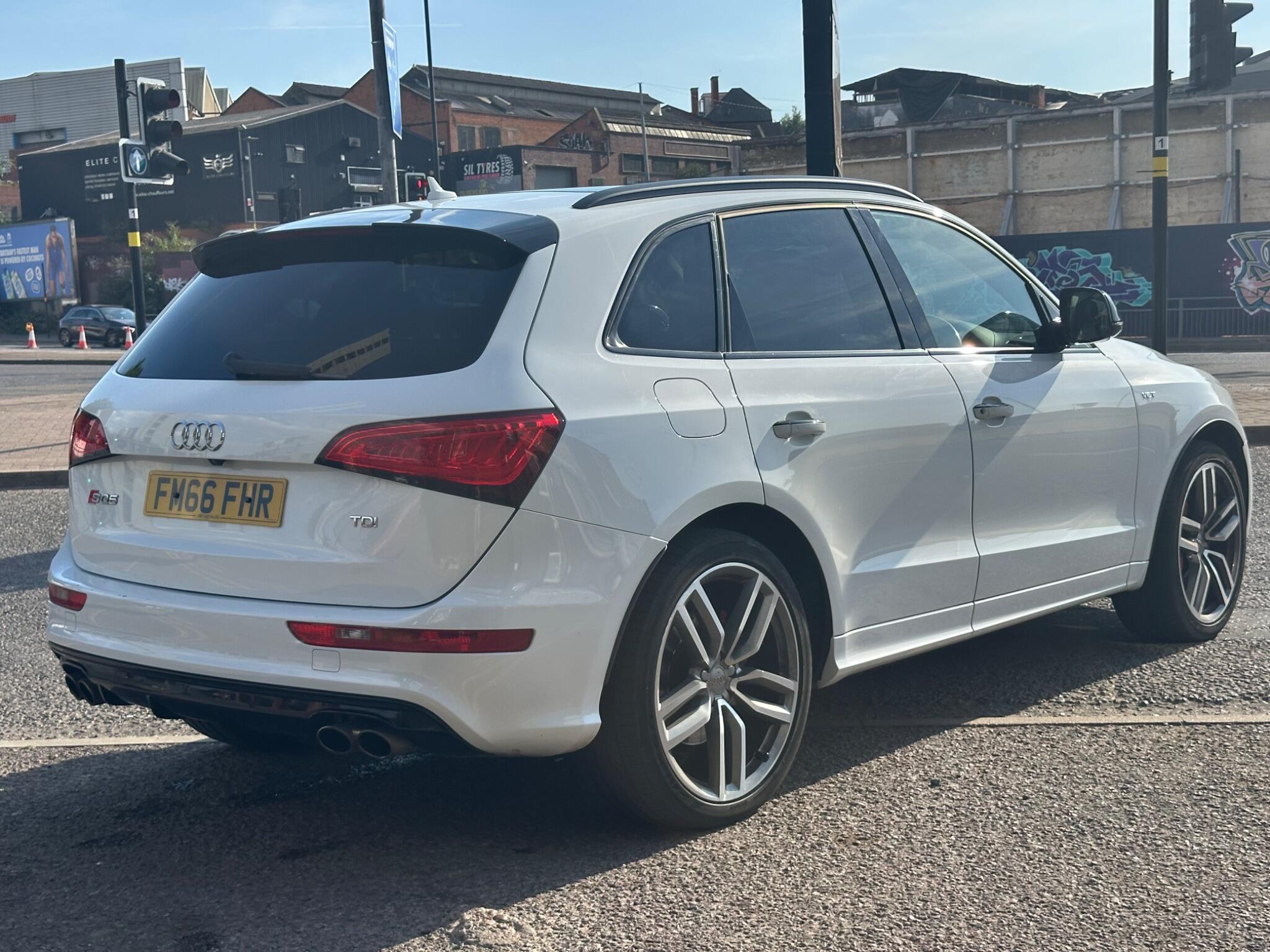 Audi SQ5 view 35