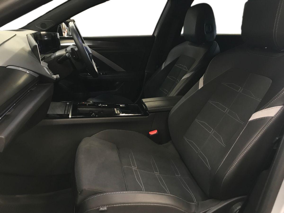 Vauxhall Astra view 6