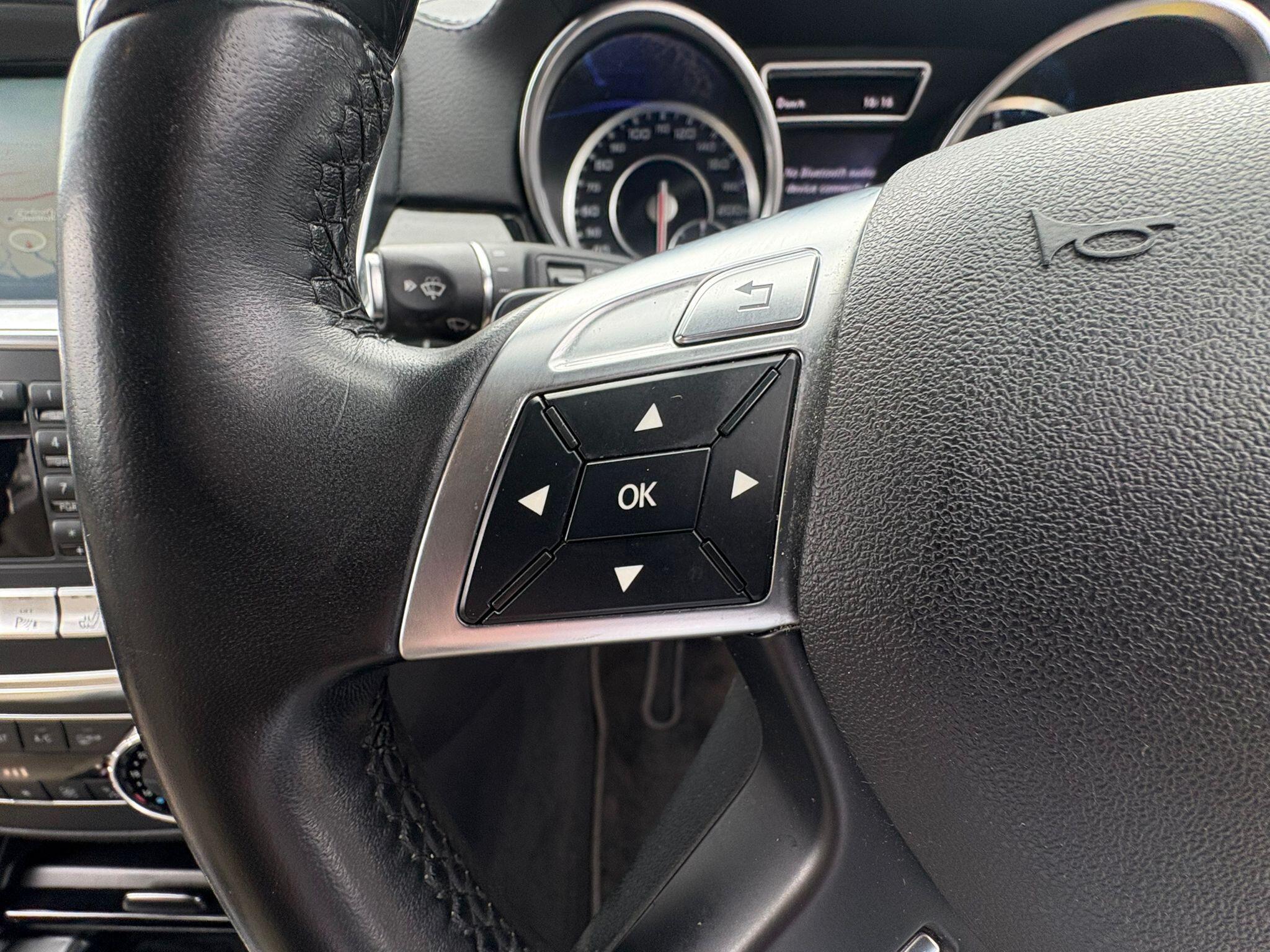 Mercedes-Benz M-Class view 20