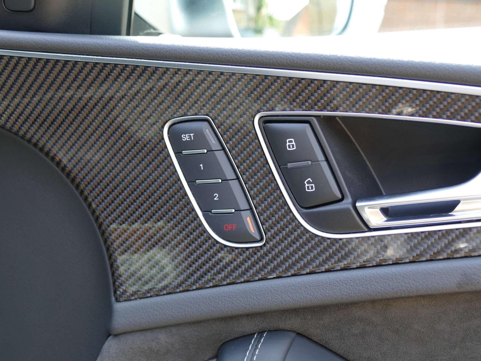 Audi RS6 Avant view 47