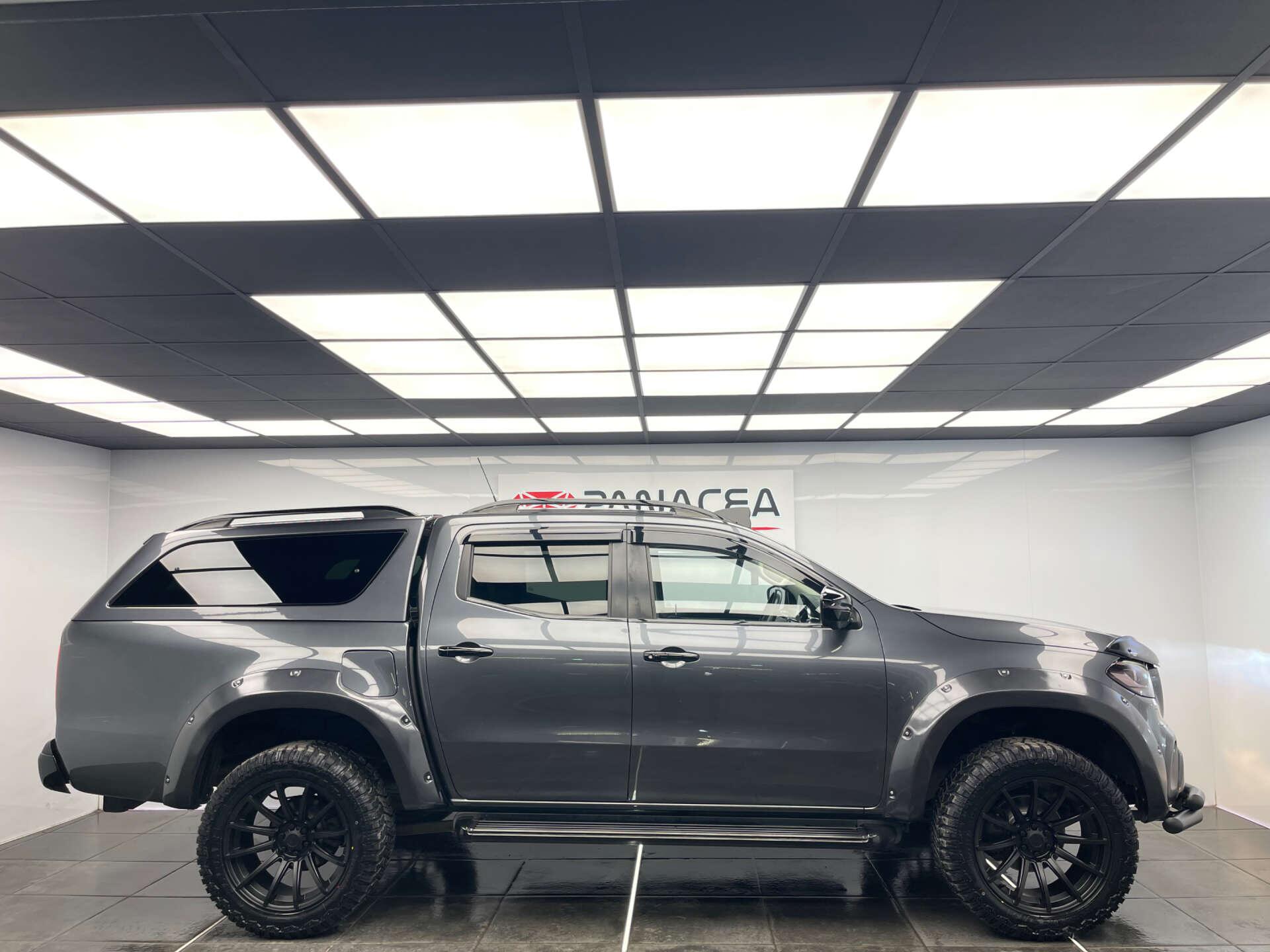 Mercedes-Benz X Class view 2