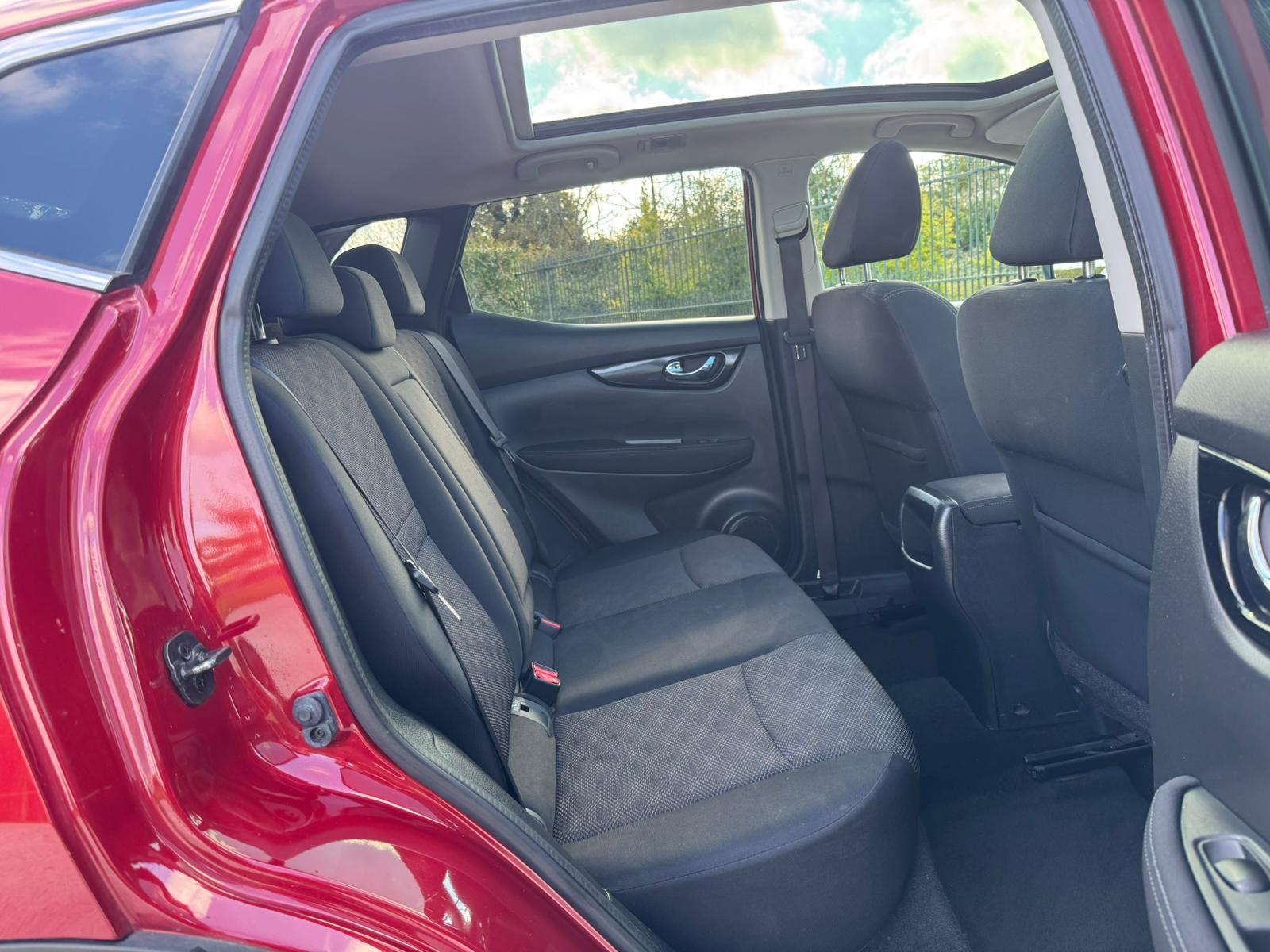 2014 Nissan Qashqai image 24