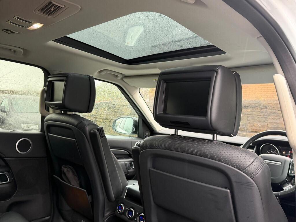 Land Rover Discovery view 22