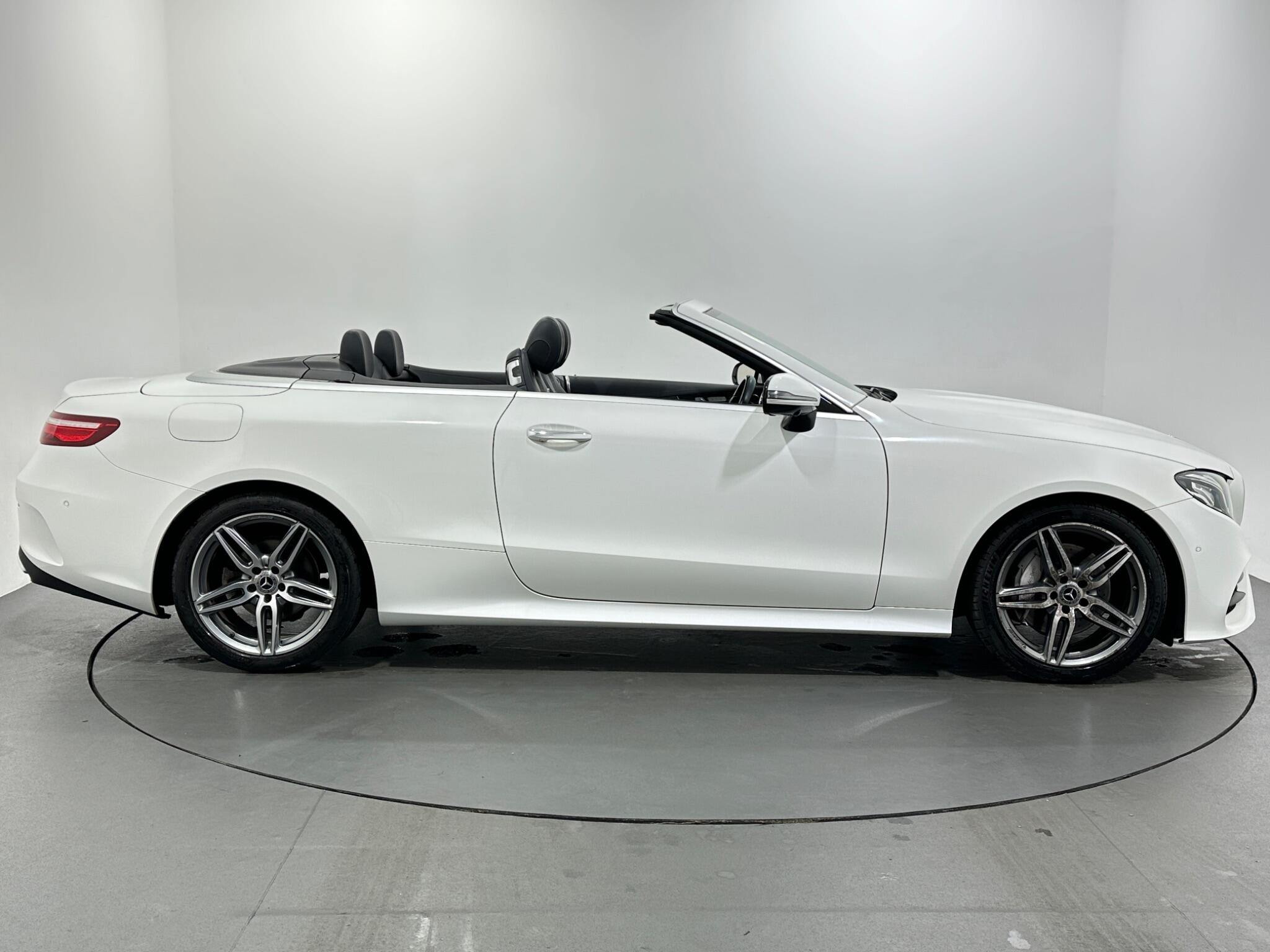 Mercedes-Benz E-Class view 9