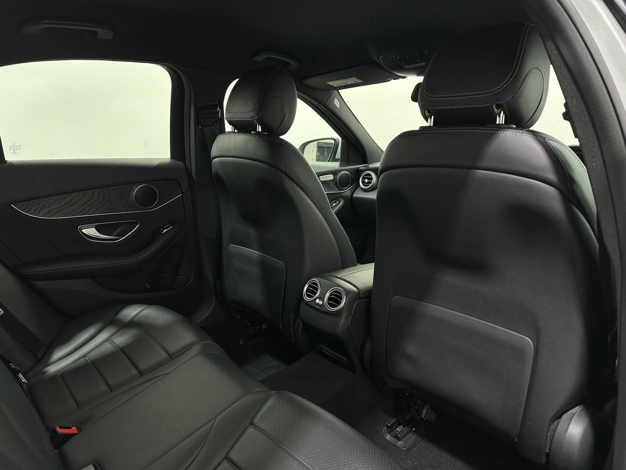 Mercedes-Benz C-Class view 42
