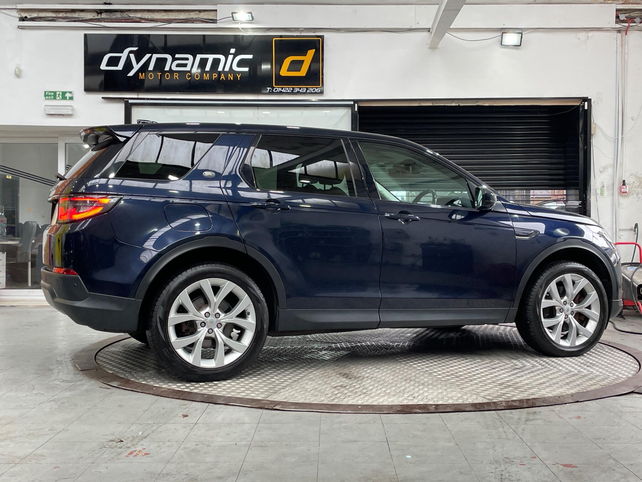 Land Rover Discovery Sport view 18