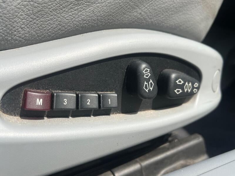 BMW 3 Series view 40