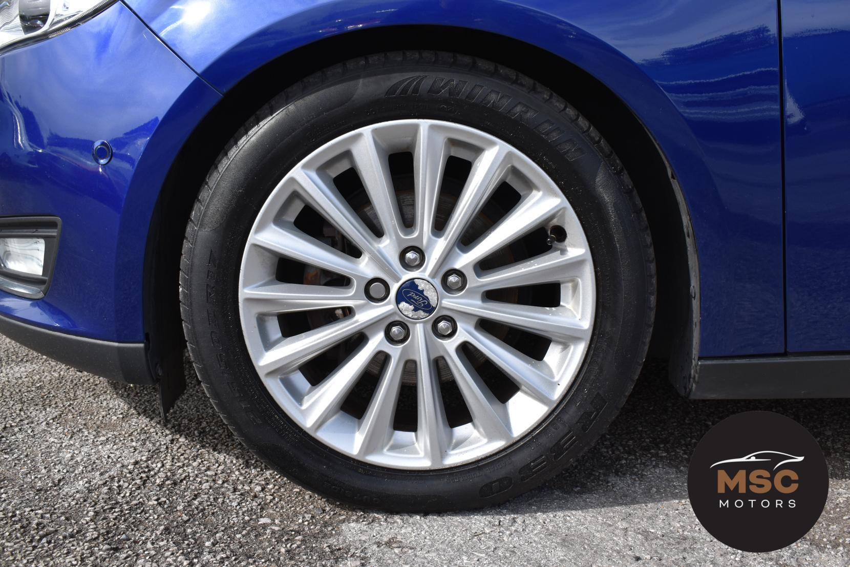 Ford Focus view 22