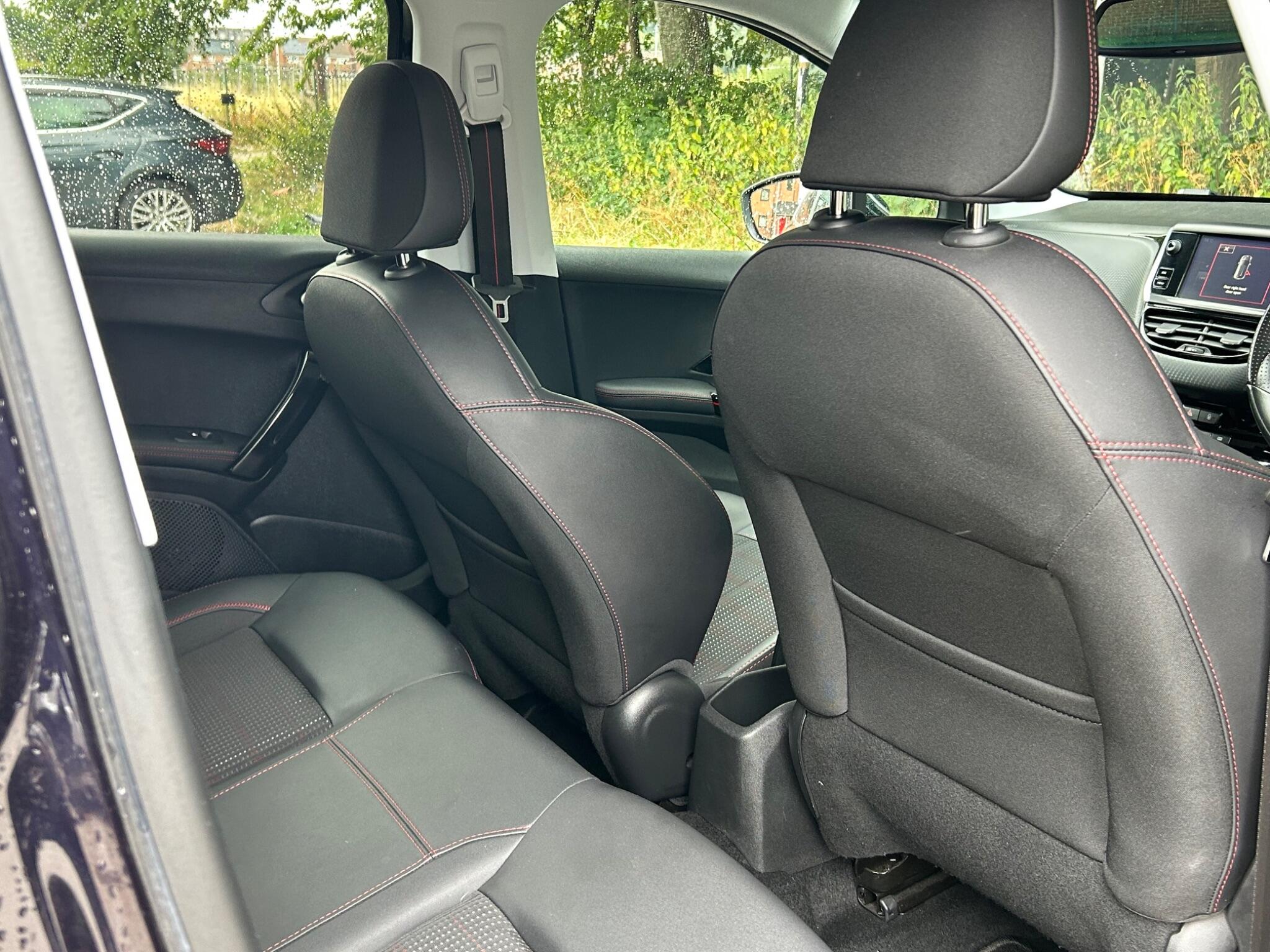 Peugeot 208 view 19