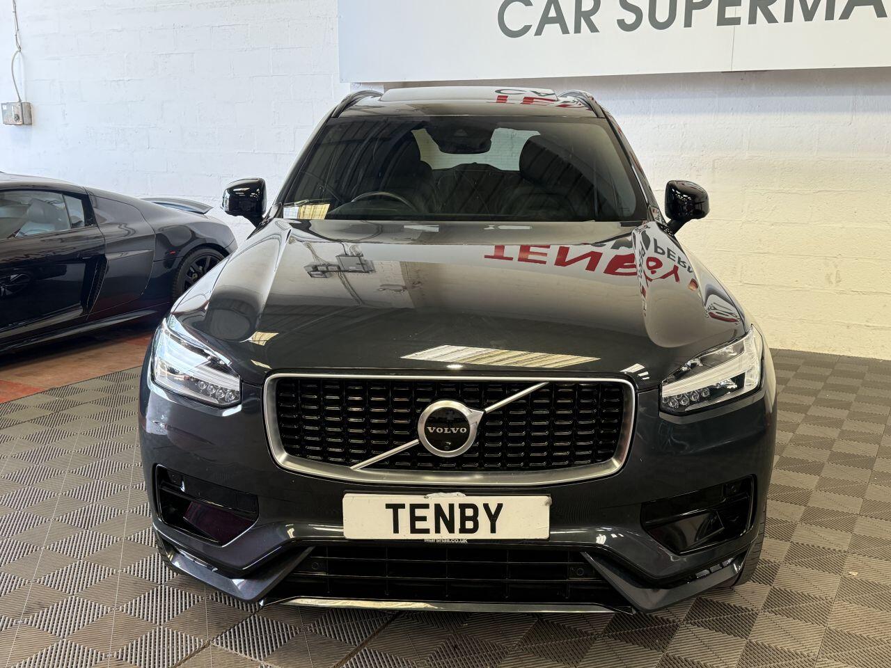 Volvo XC90 view 3
