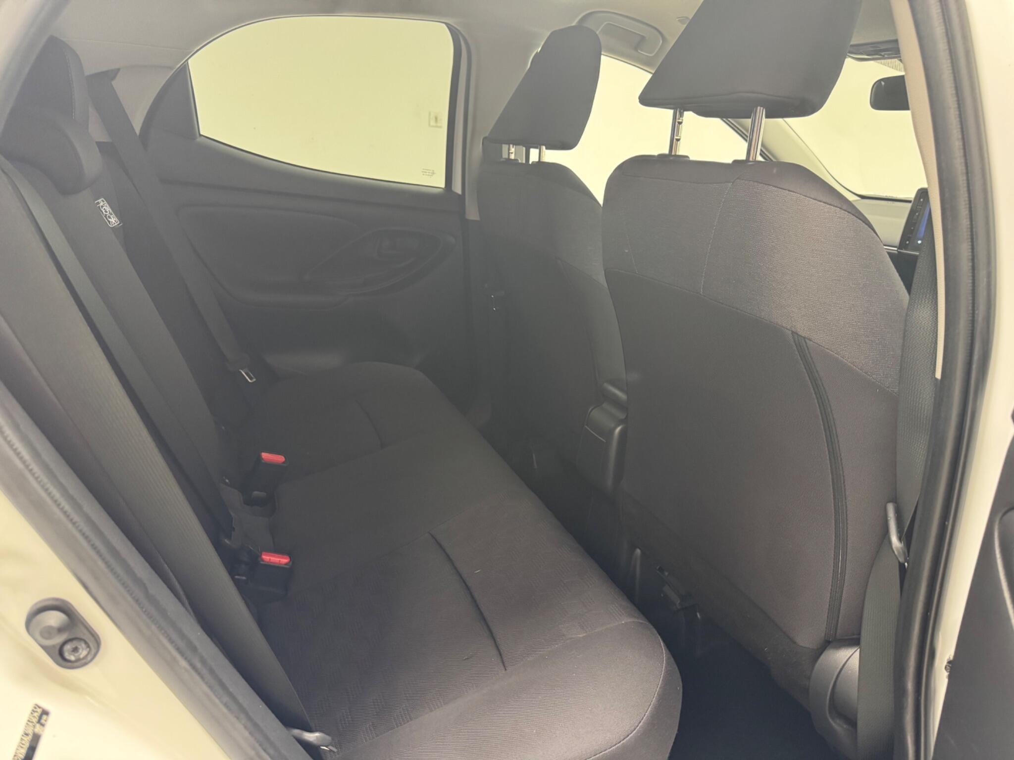 Toyota Yaris view 11