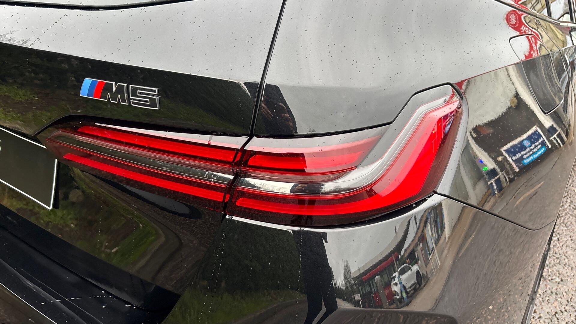 BMW M5 view 22