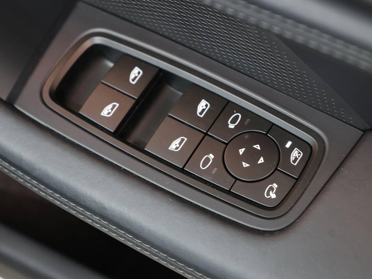 Porsche Taycan view 39