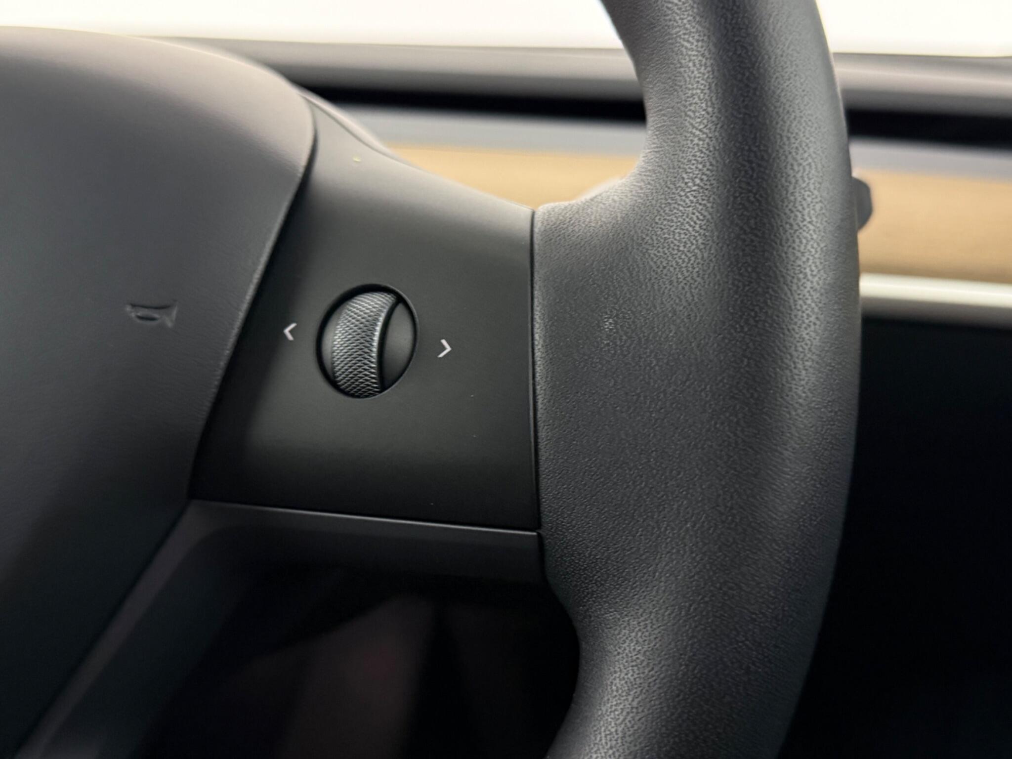 Tesla Model Y view 17