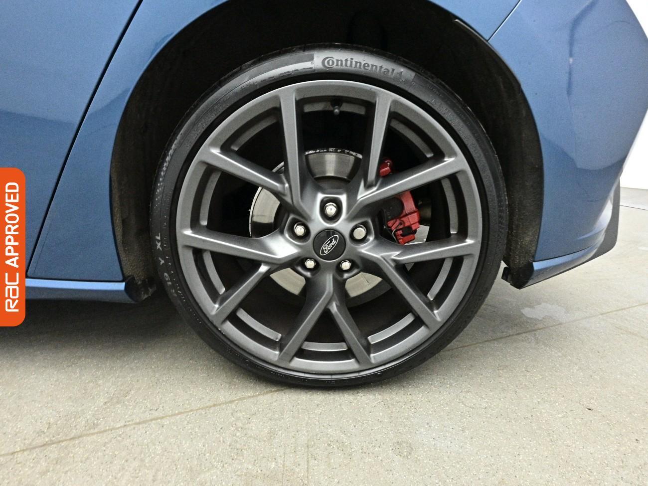 Ford Focus view 14