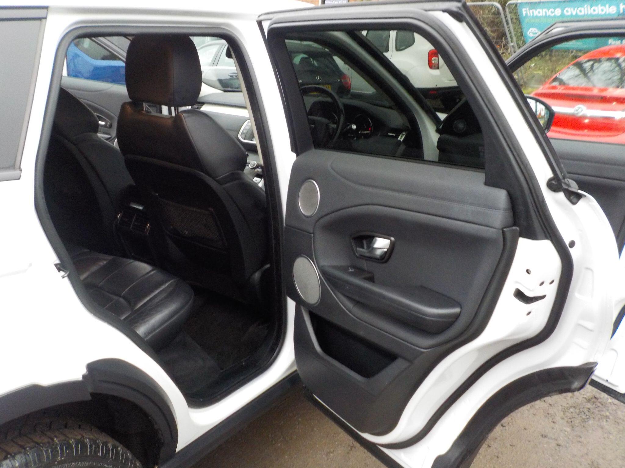 Land Rover Range Rover Evoque 2.0 eD4 SE FWD Euro 6 (s/s) 5dr