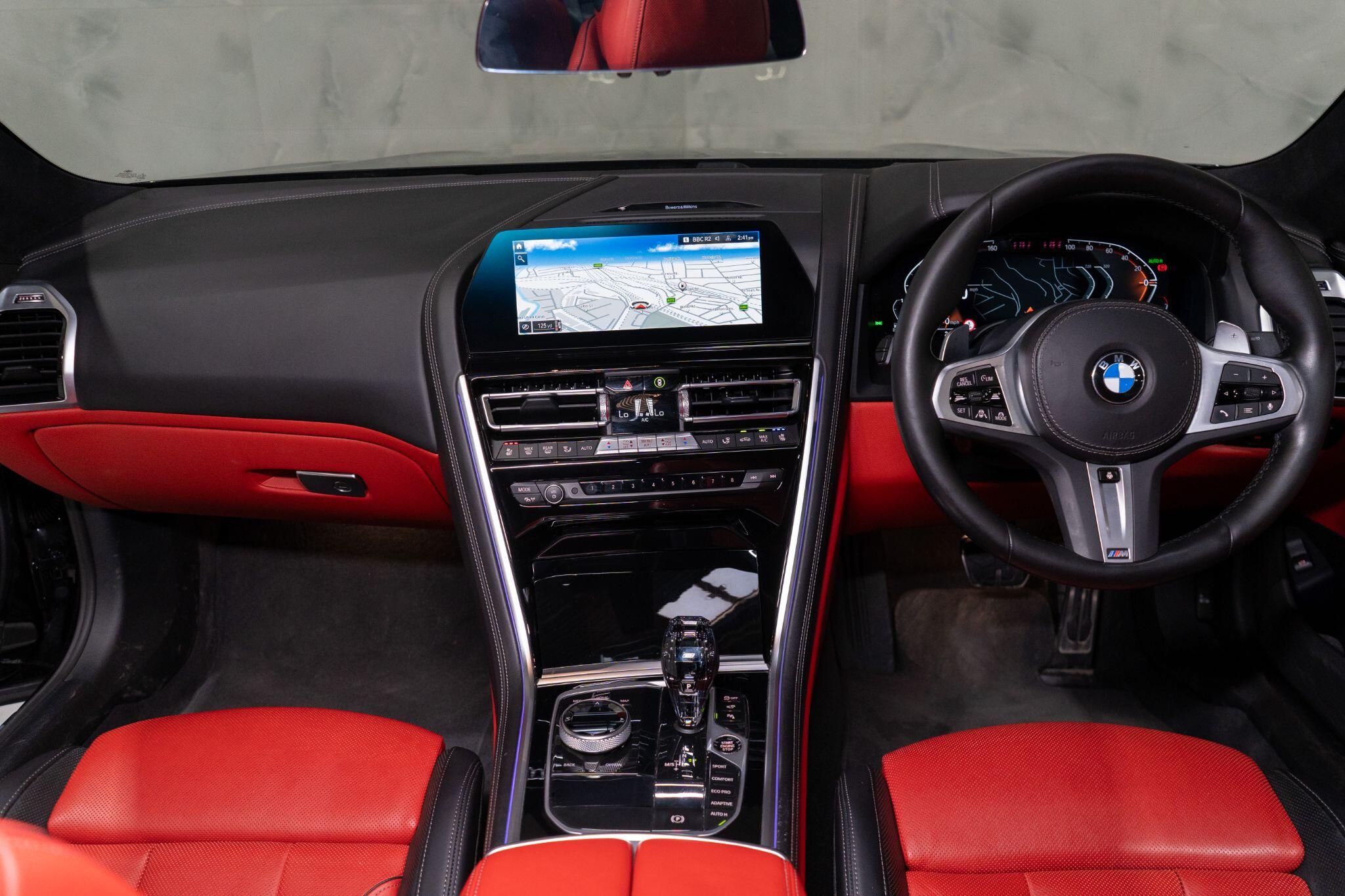BMW 8 Series view 17