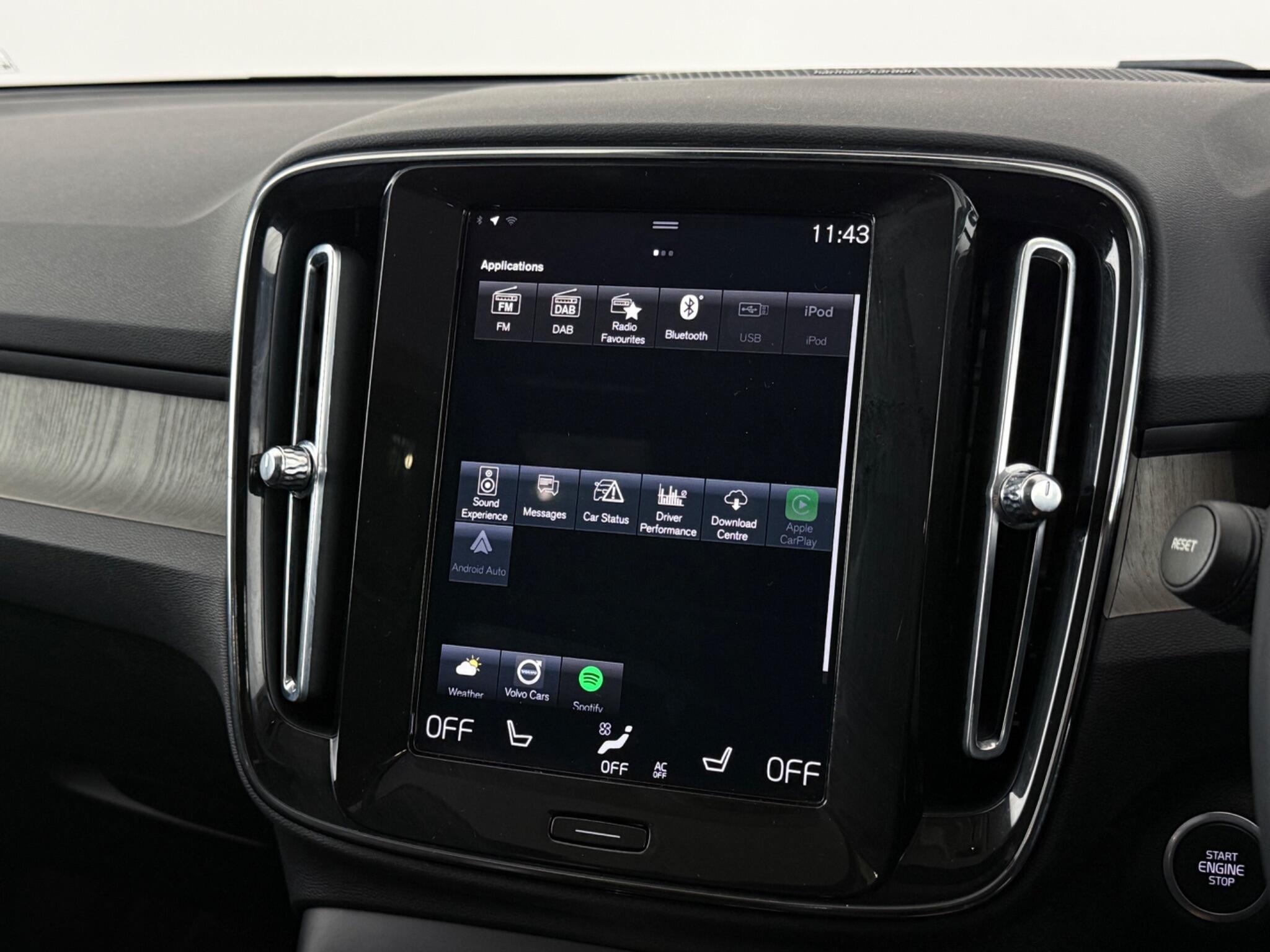 Volvo XC40 view 25
