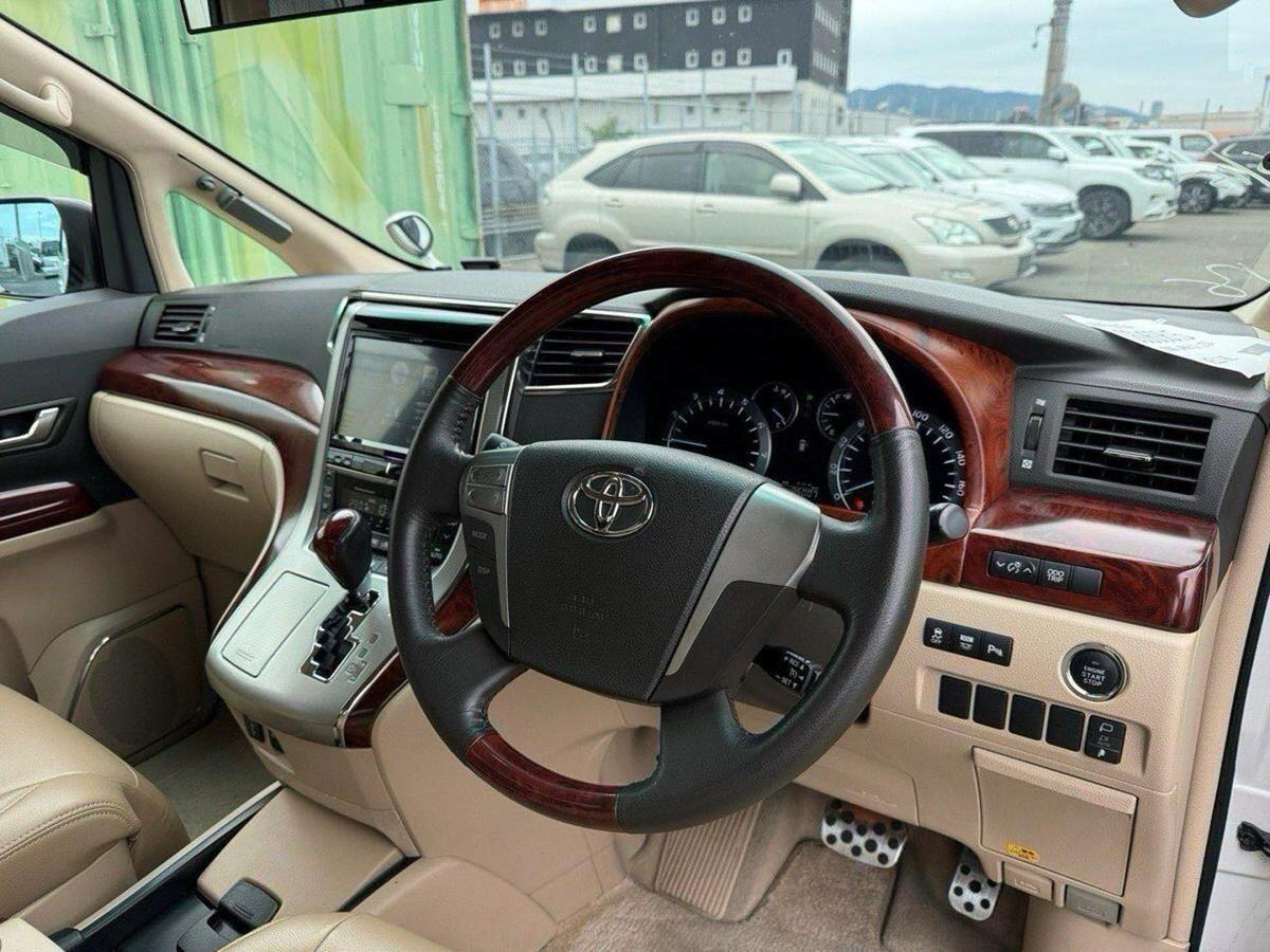 Toyota Vellfire view 12
