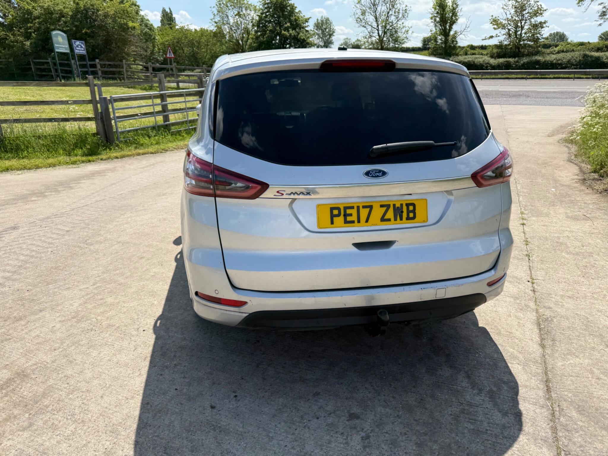 Ford S-Max 2.0 TDCi Titanium Euro 6 (s/s) 5dr — photo 21 of 102